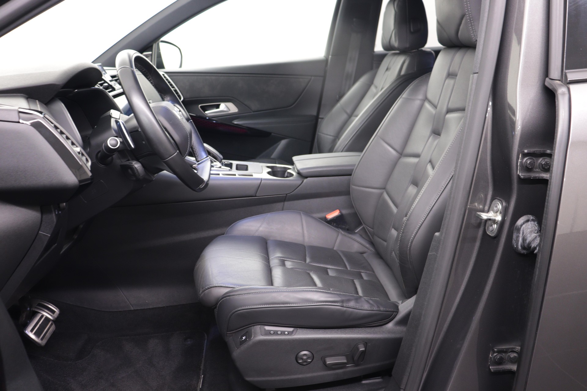 DS AUTOMOBILES 7 Crossback 1.6 E-Tense Louvre 4x4-image-2