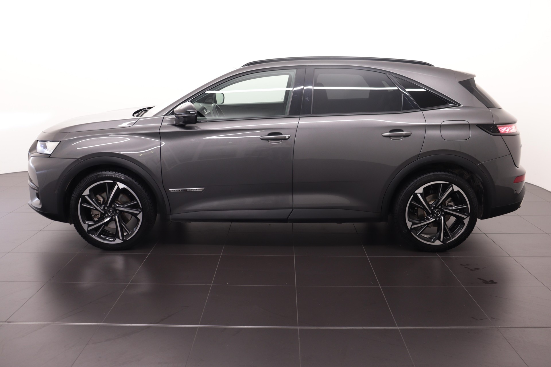 DS AUTOMOBILES 7 Crossback 1.6 E-Tense Louvre 4x4-image-3