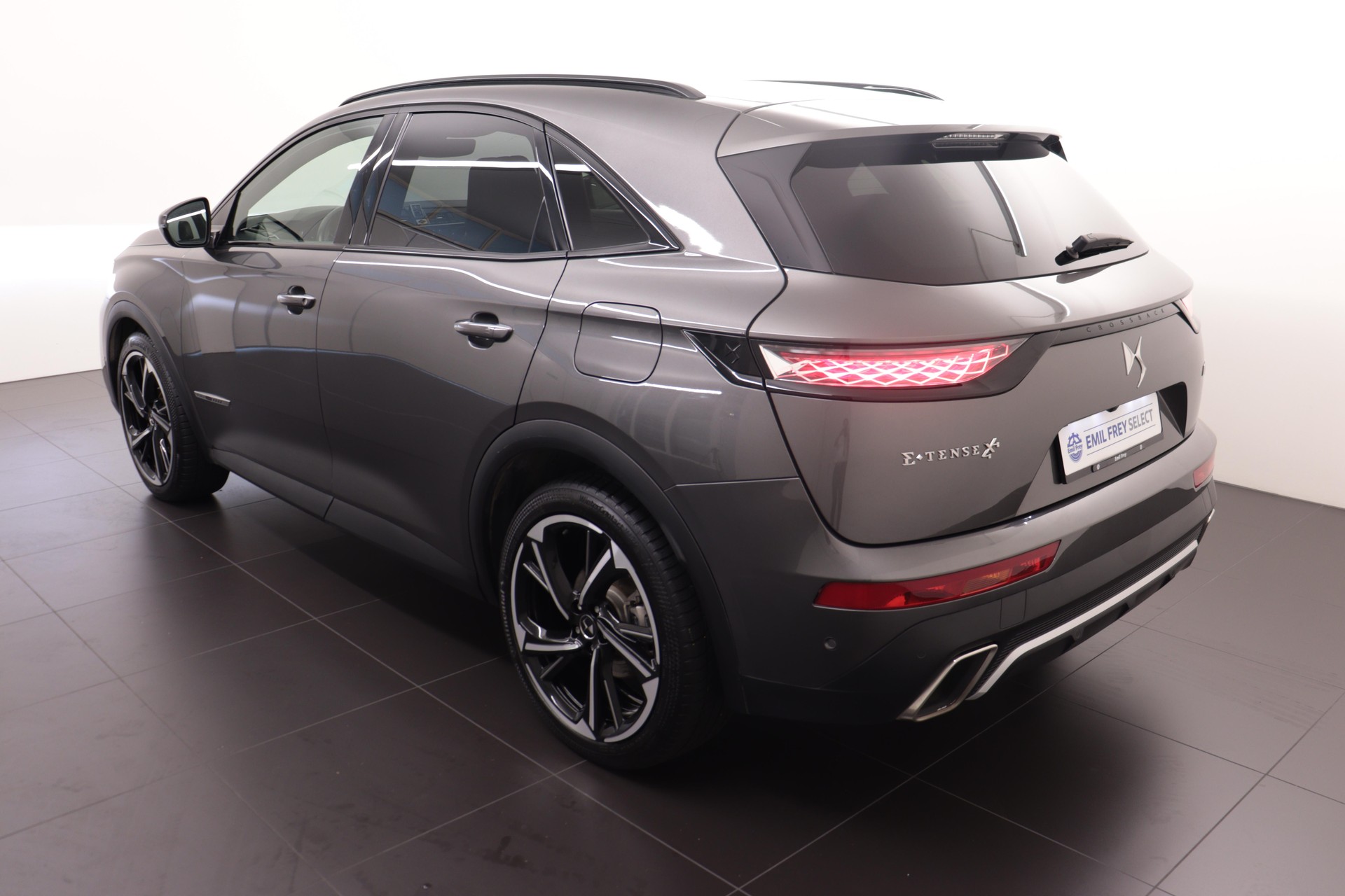 DS AUTOMOBILES 7 Crossback 1.6 E-Tense Louvre 4x4-image-6