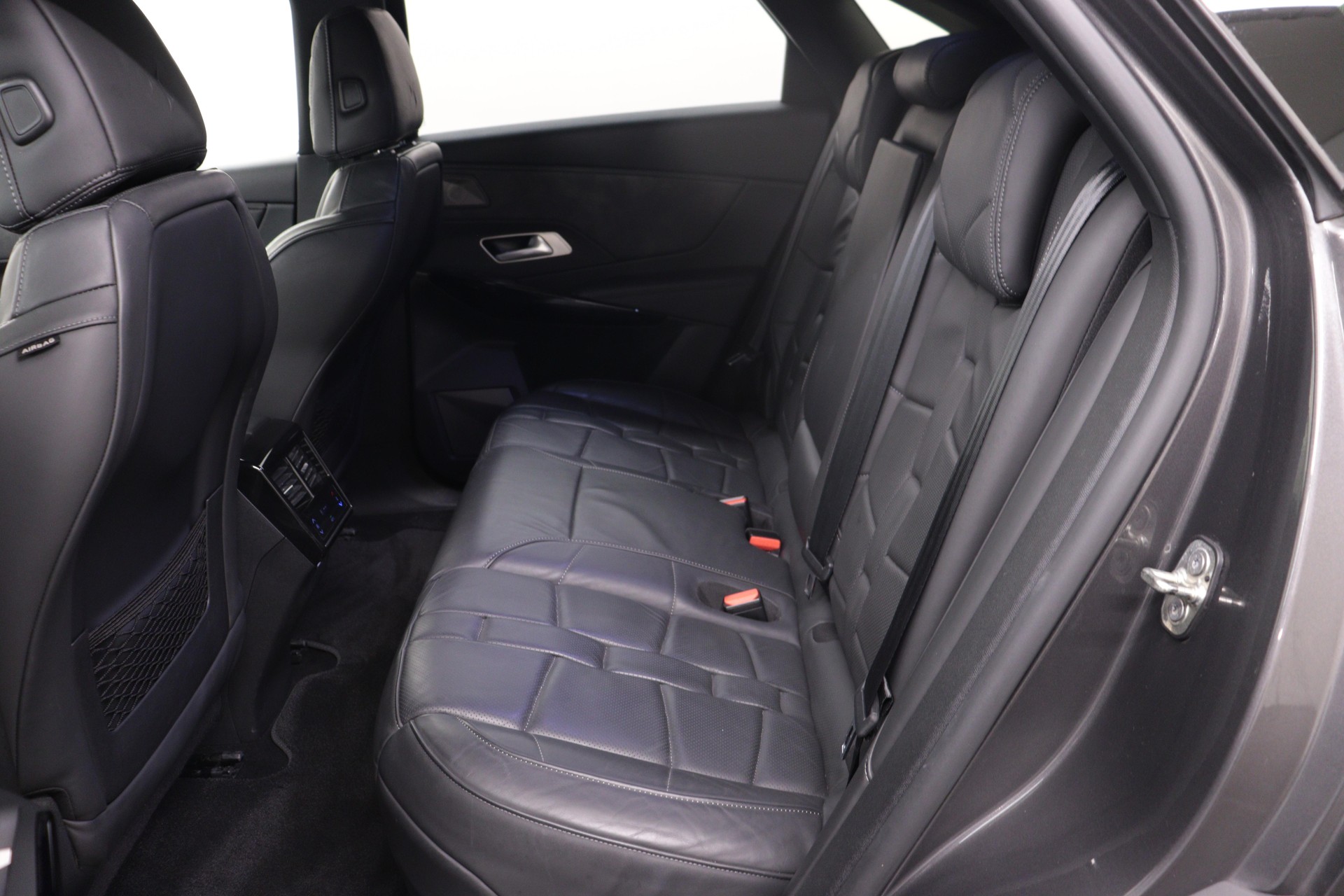 DS AUTOMOBILES 7 Crossback 1.6 E-Tense Louvre 4x4-image-8