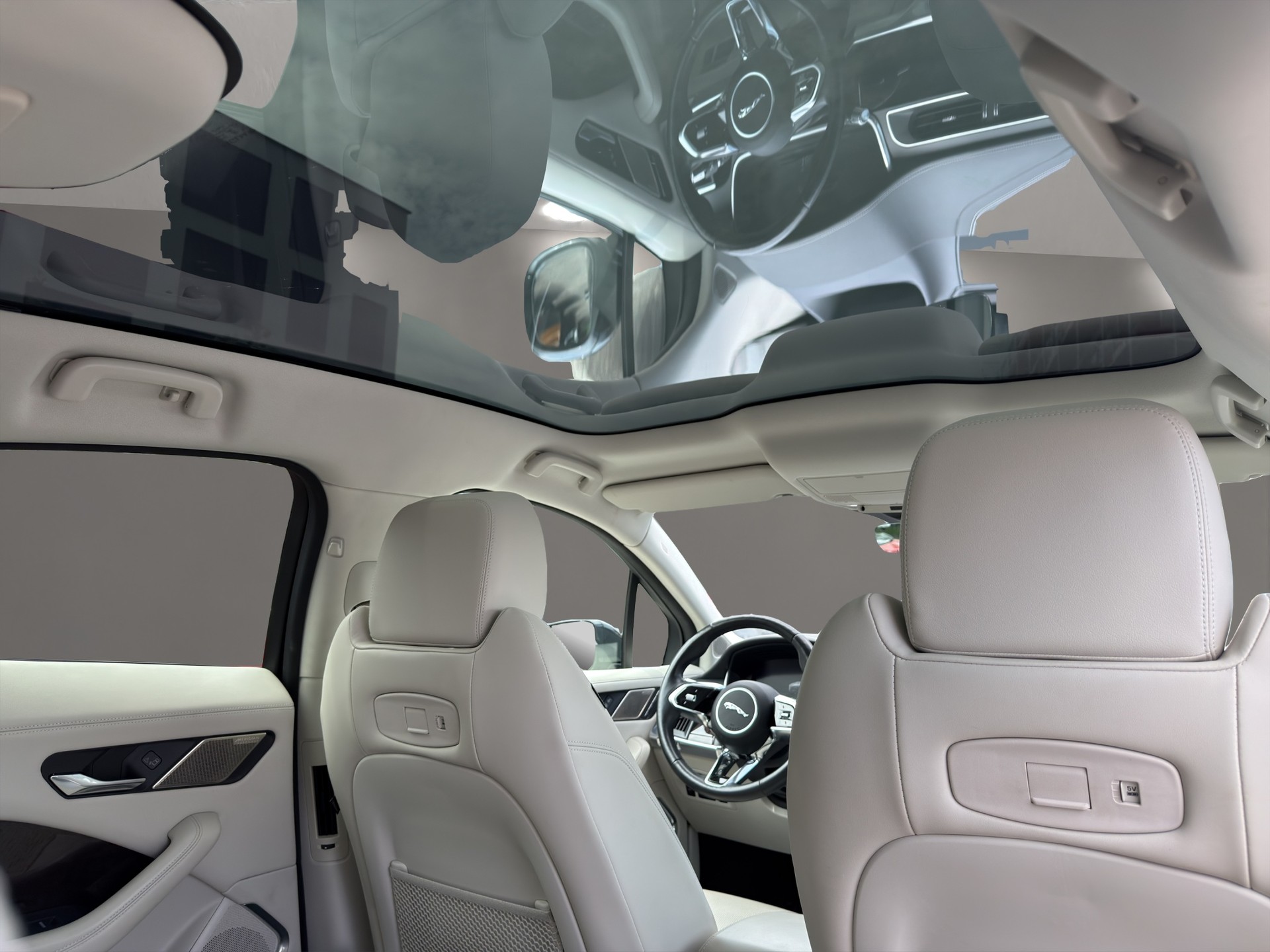 JAGUAR I-Pace EV400 First Edition AWD-image-9