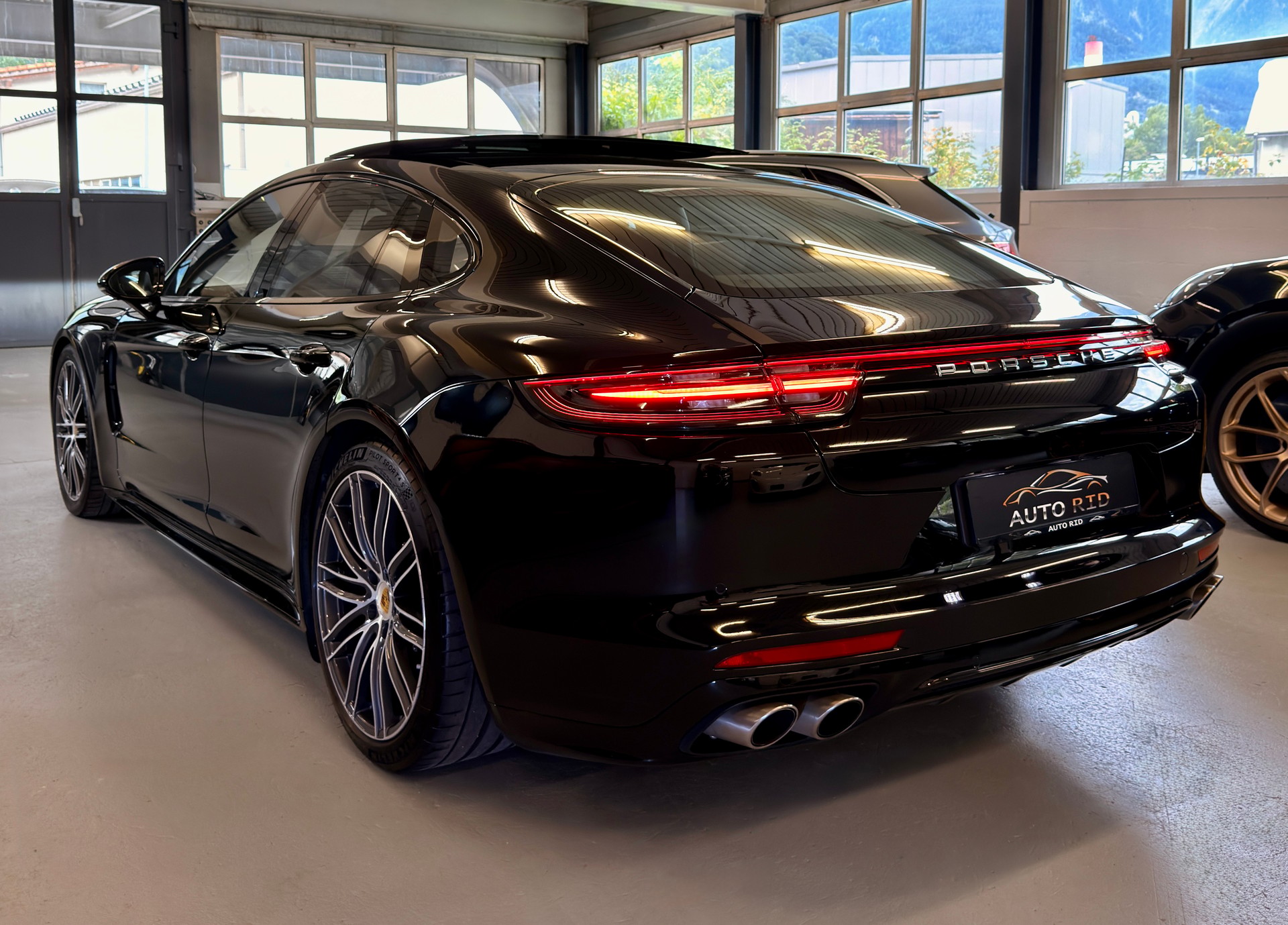 PORSCHE Panamera 4S Diesel PDK-image-3