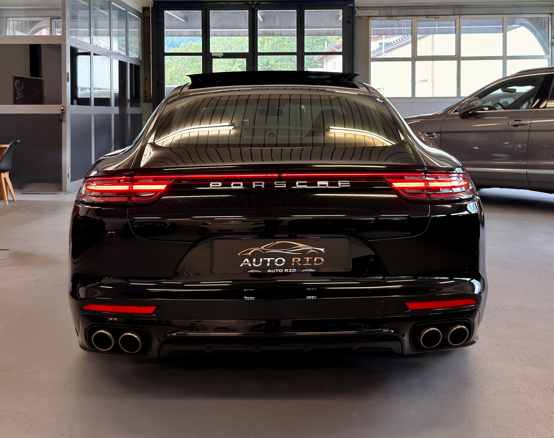 PORSCHE Panamera 4S Diesel PDK-image-4