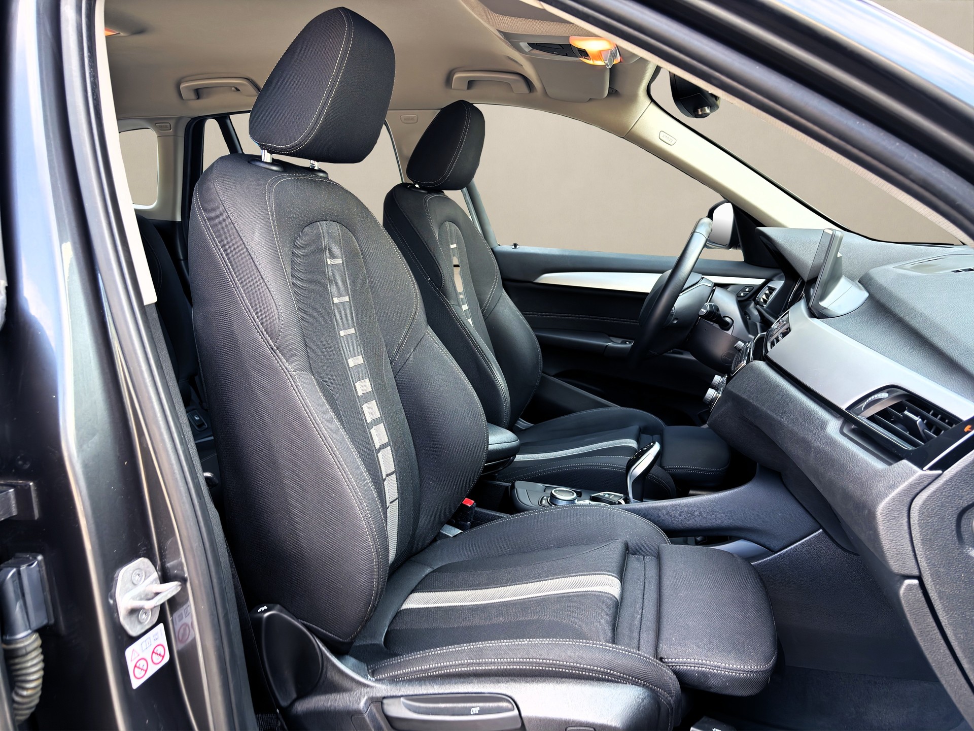 BMW X1 xDrive 20d Steptronic ✅CH-Fahrzeug & Gratis-Service✅-image-9