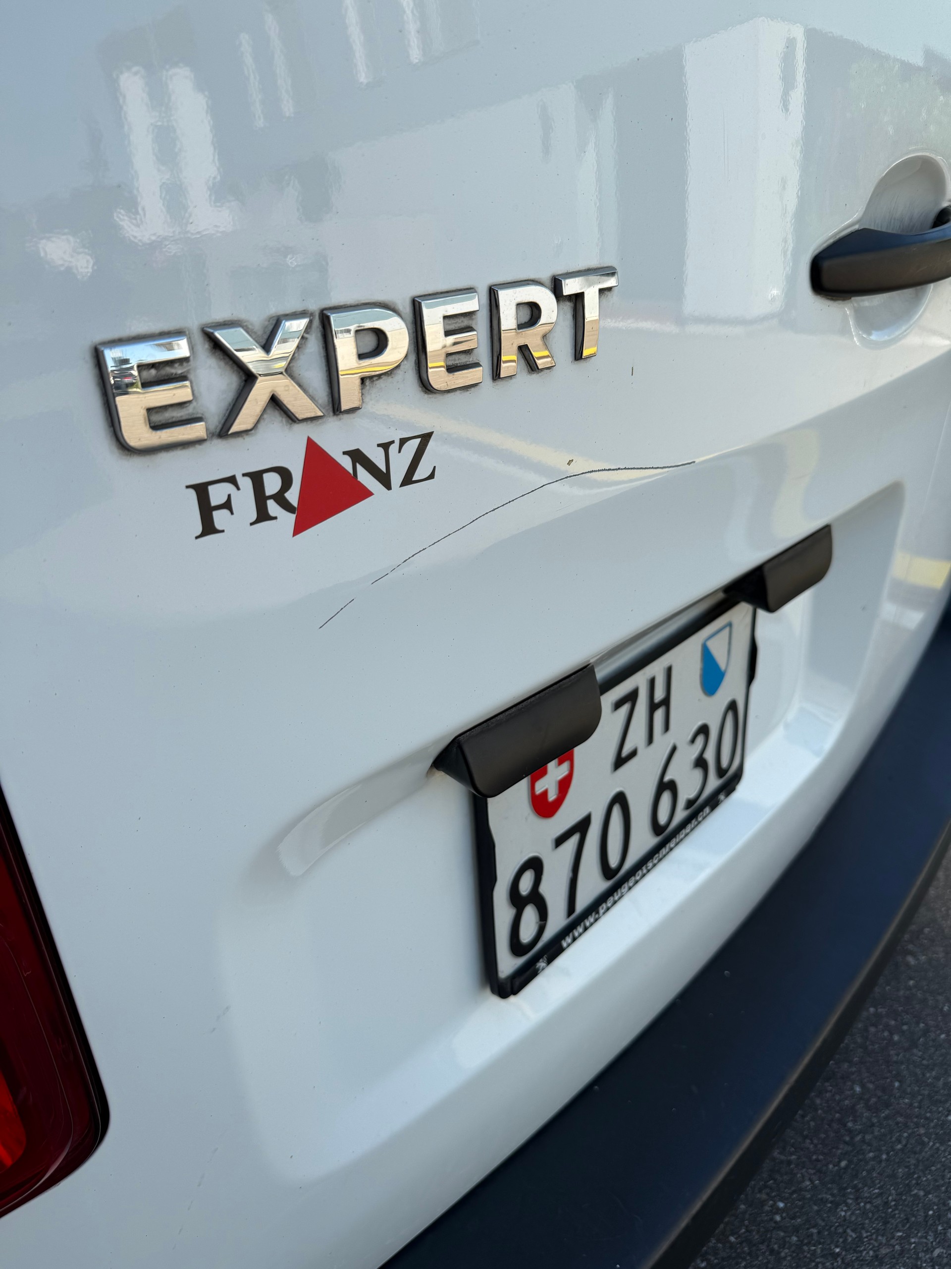 PEUGEOT 2.0 BlueHDi 120 Allure S/S-image-5