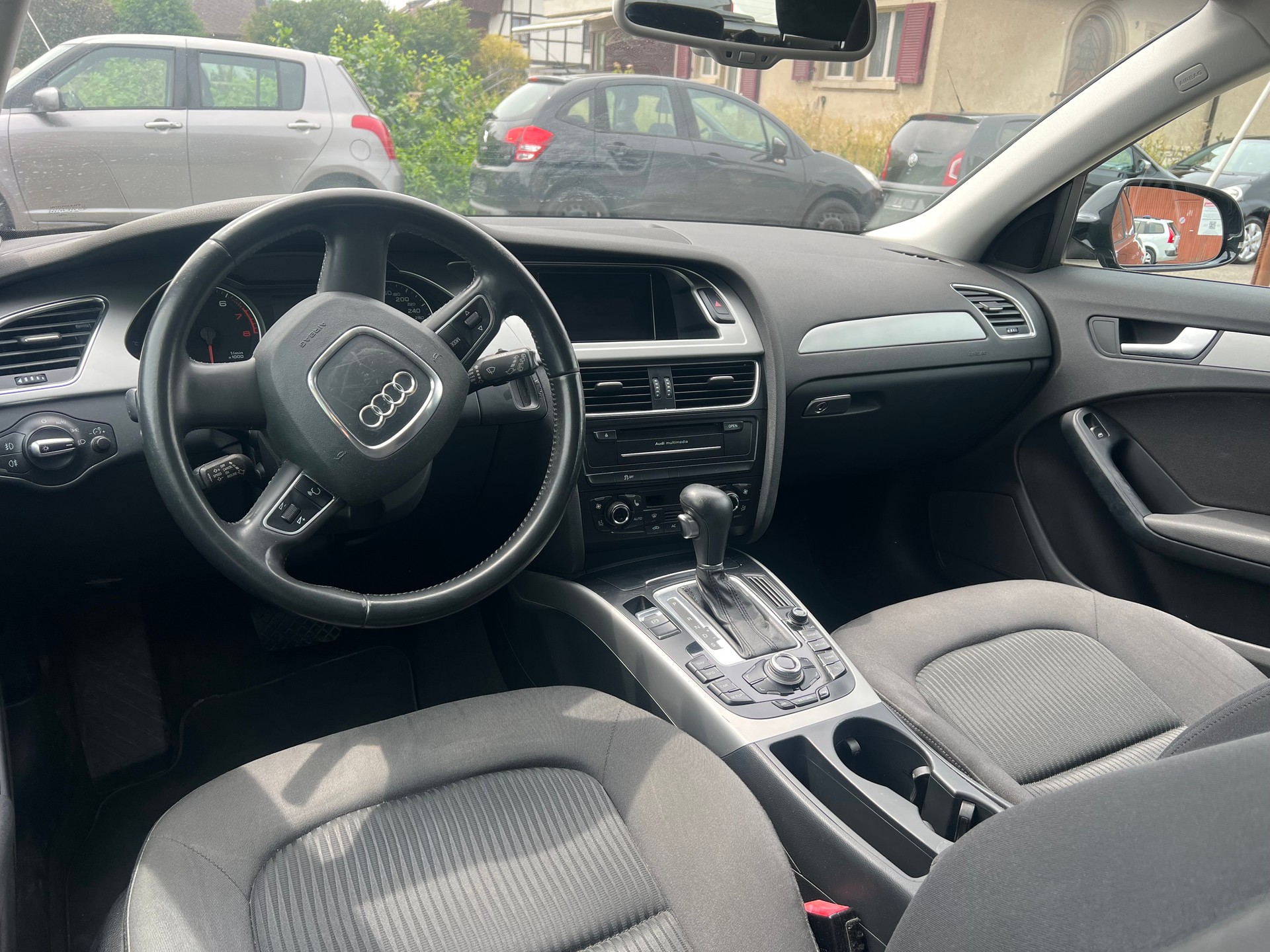 AUDI A4 Avant 1.8 TFSI multitronic-image-6
