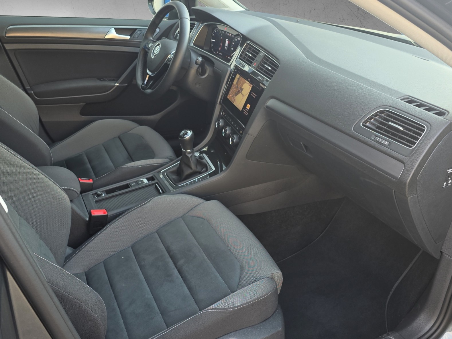 VW Golf Variant 1.5 TSI EVO Comfortline-image-1
