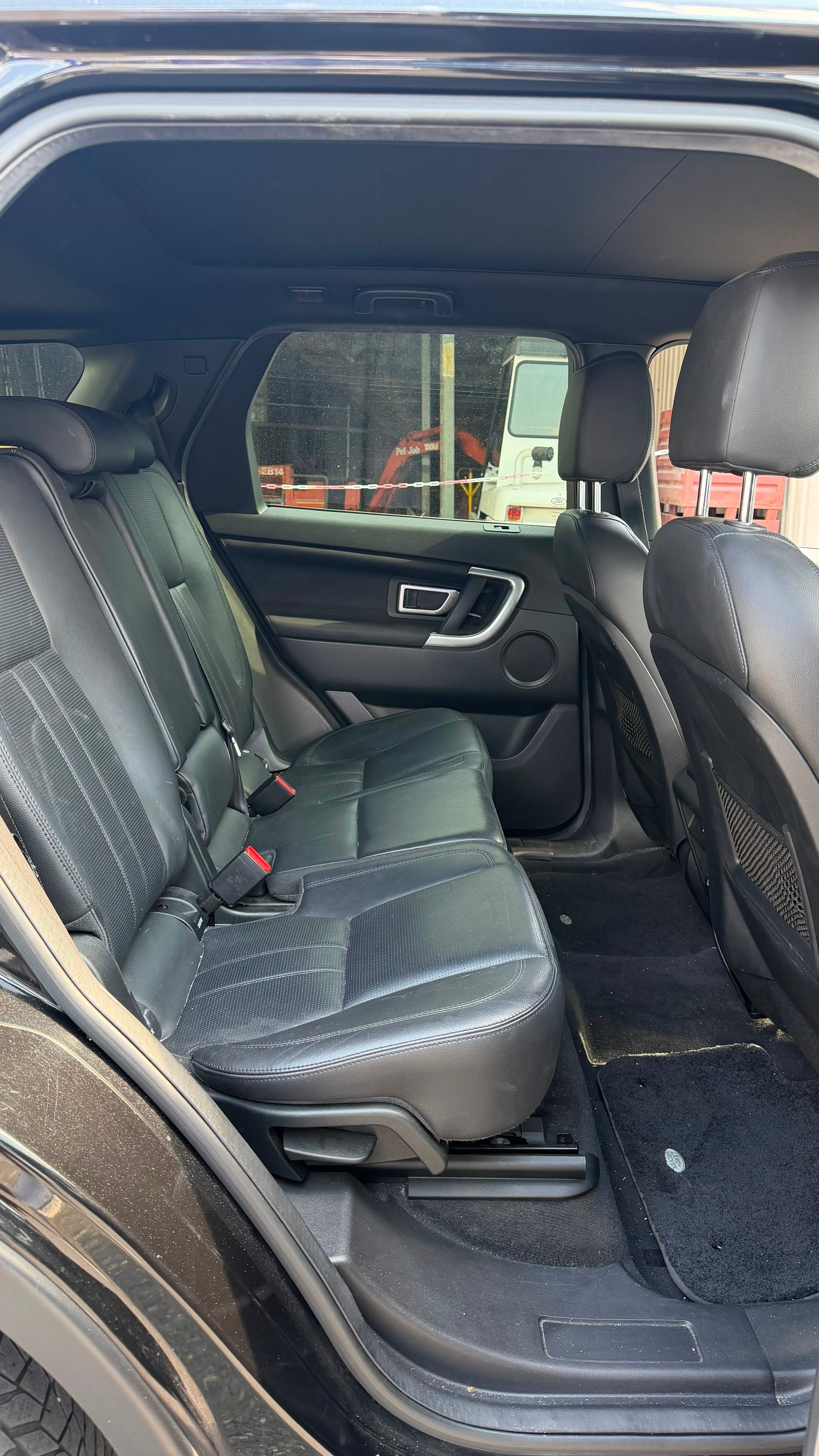 LAND ROVER Discovery Sport 2.0 TD4 HSE AT9-image-9