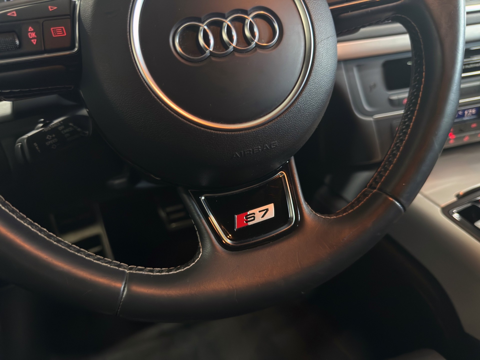 AUDI S7 Sportback 4.0 TFSI V8 quattro S-tronic-image-22