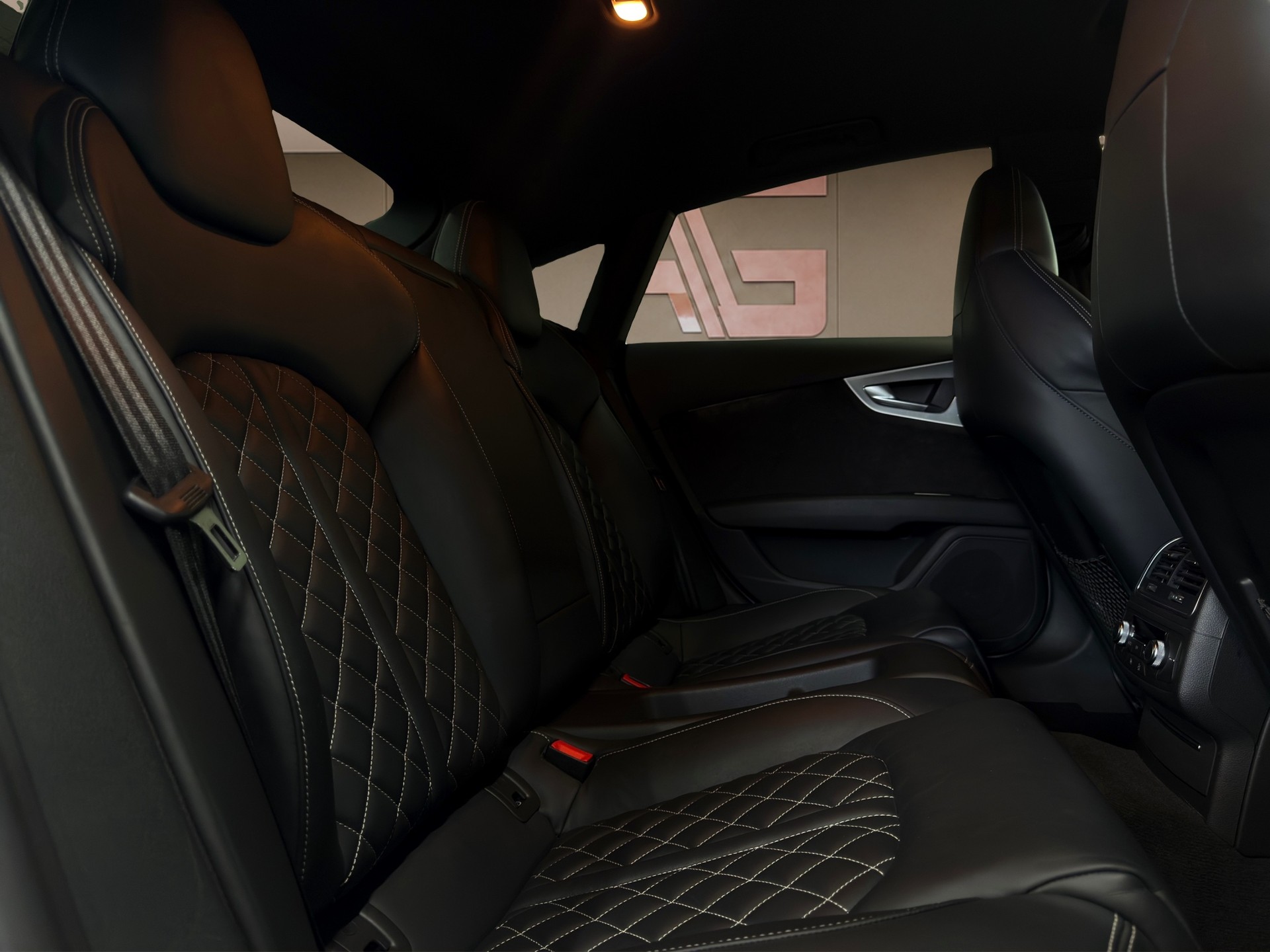 AUDI S7 Sportback 4.0 TFSI V8 quattro S-tronic-image-16