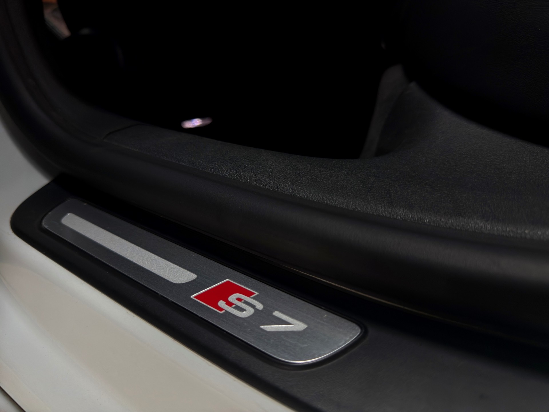 AUDI S7 Sportback 4.0 TFSI V8 quattro S-tronic-image-30