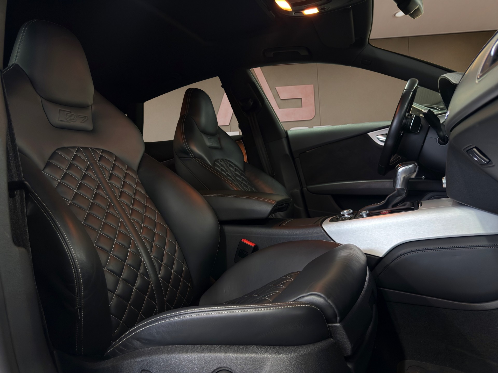 AUDI S7 Sportback 4.0 TFSI V8 quattro S-tronic-image-14
