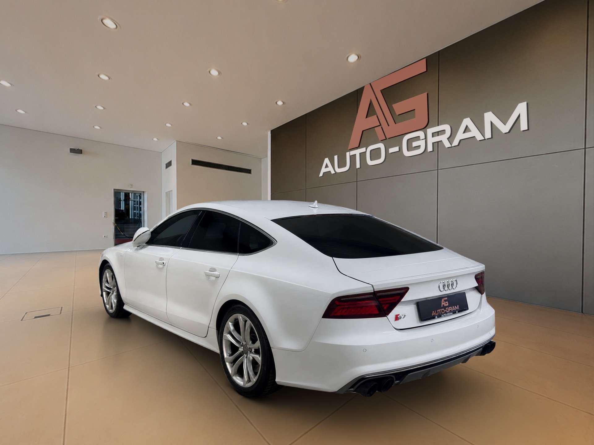 AUDI S7 Sportback 4.0 TFSI V8 quattro S-tronic-image-2
