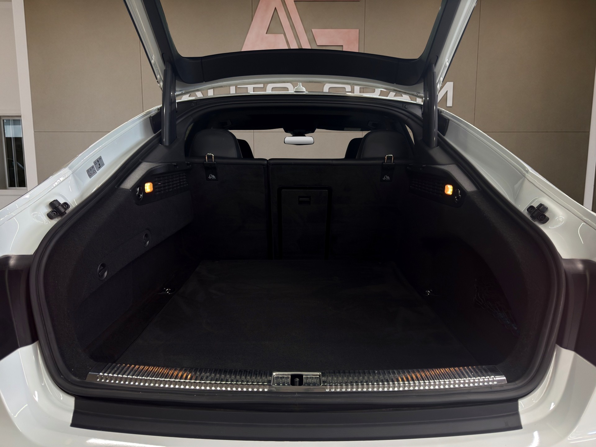 AUDI S7 Sportback 4.0 TFSI V8 quattro S-tronic-image-31
