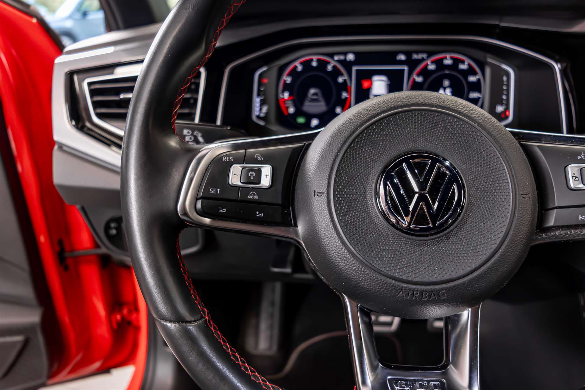 VW Polo 2.0 TSI GTI DSG-image-7