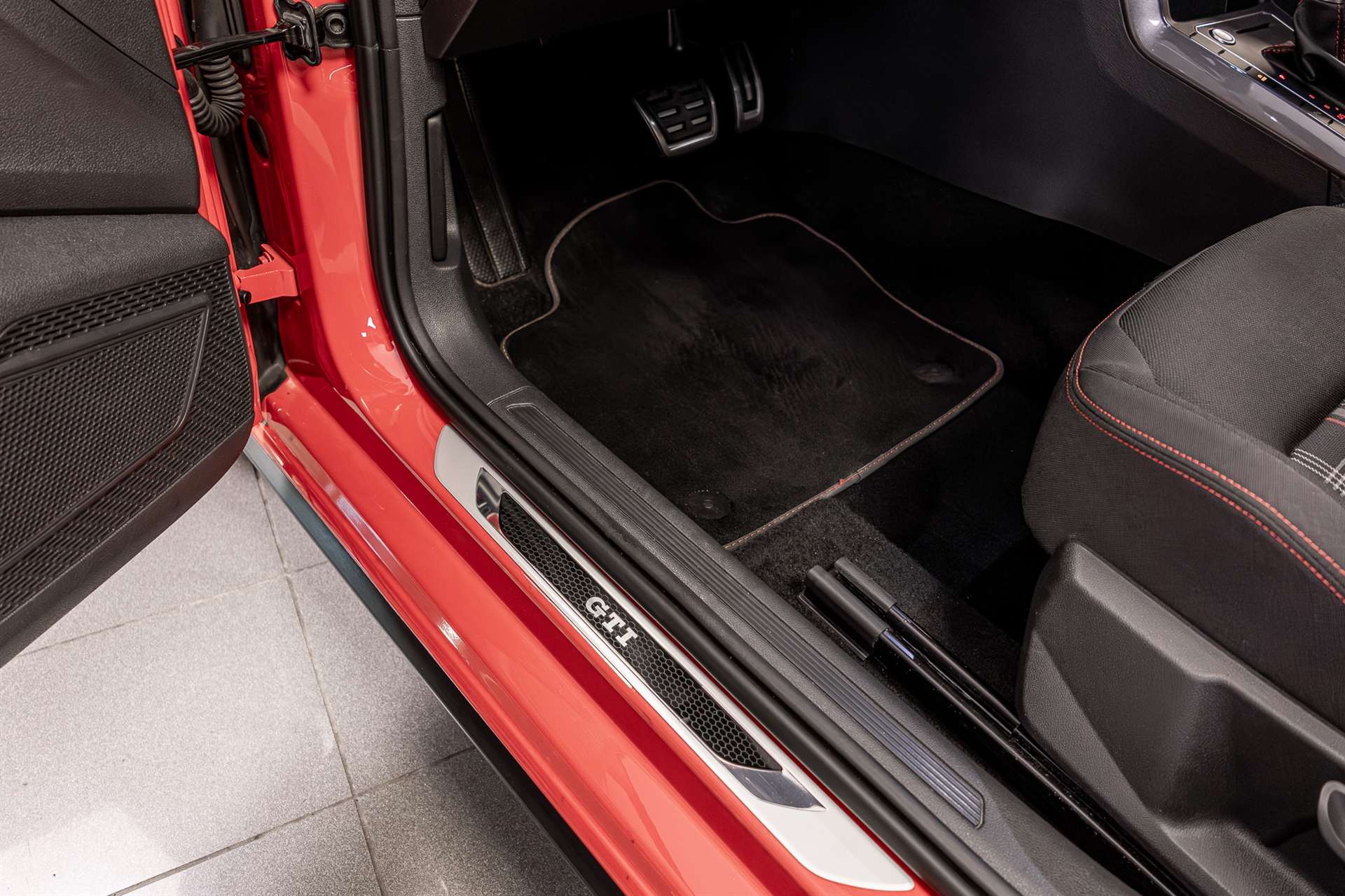 VW Polo 2.0 TSI GTI DSG-image-10
