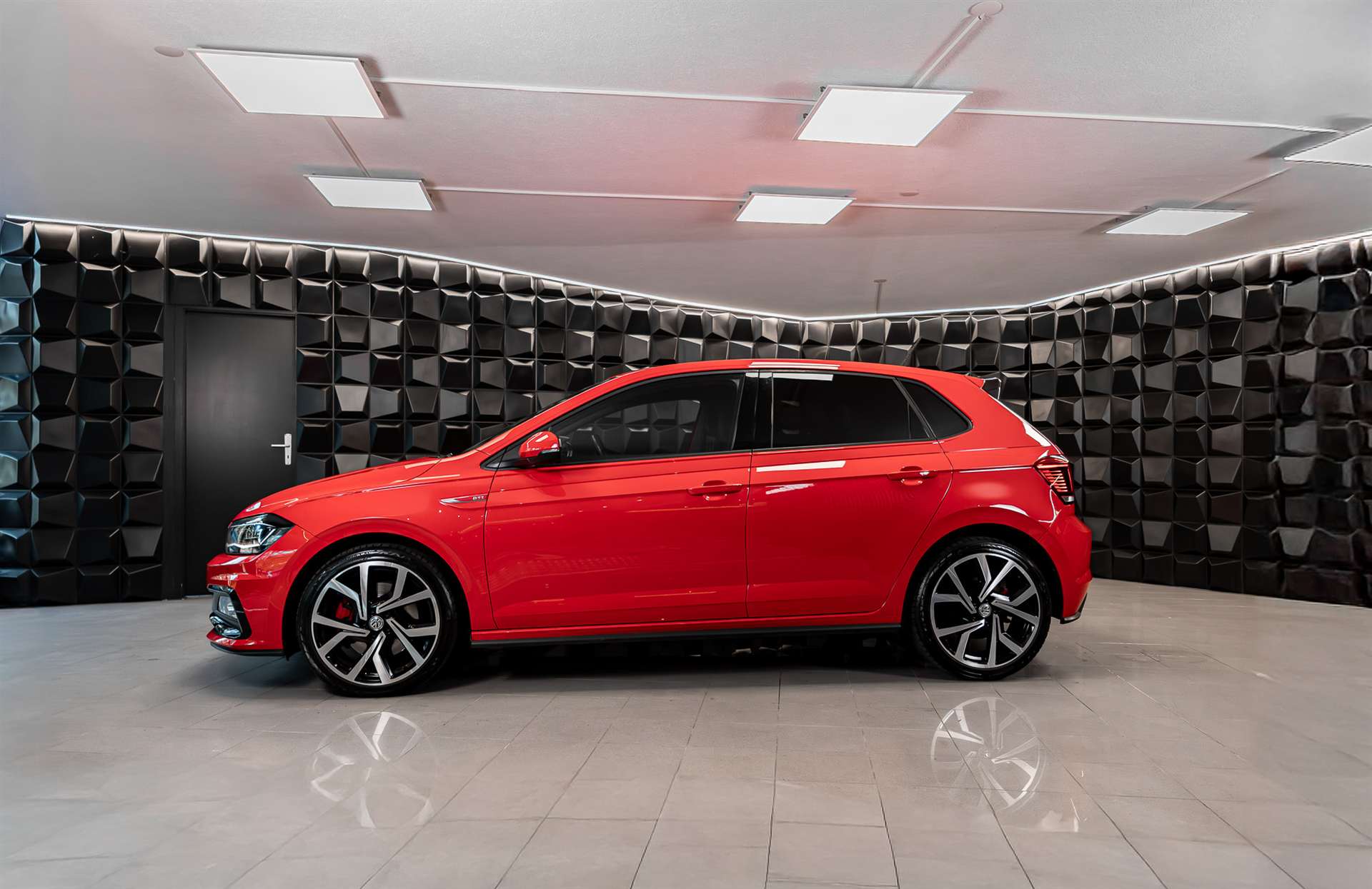VW Polo 2.0 TSI GTI DSG-image-1
