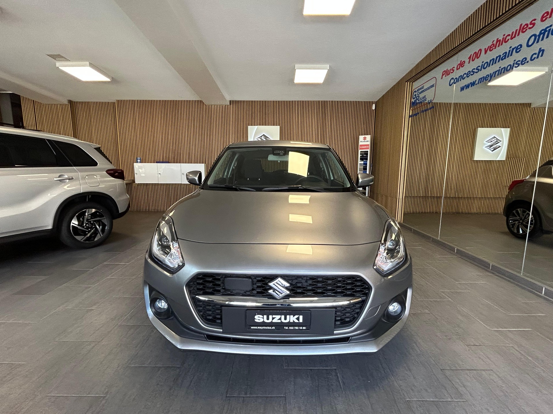 SUZUKI Swift 1.2 Compact Top Hybrid-image-2