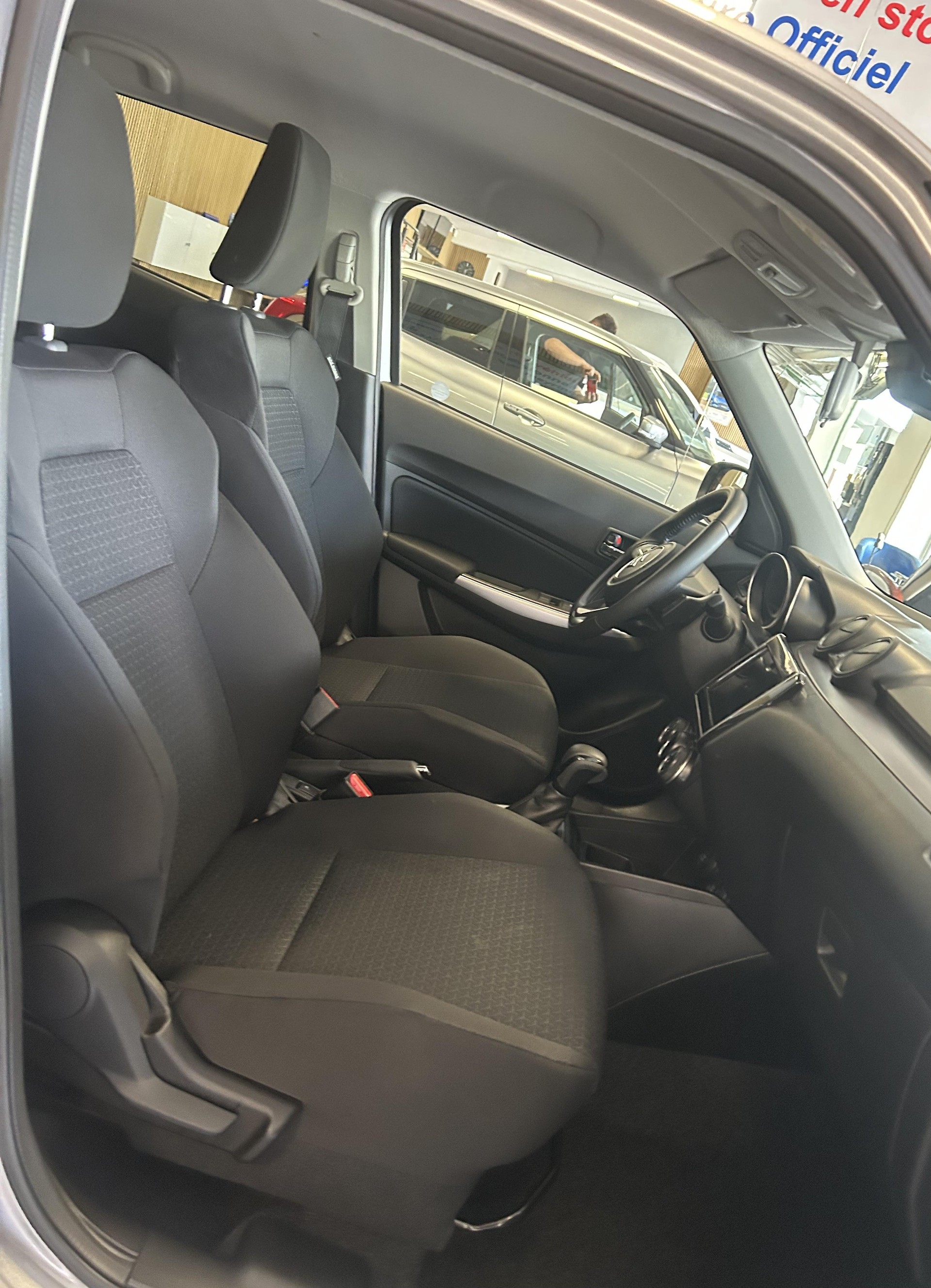 SUZUKI Swift 1.2 Compact Top Hybrid-image-13