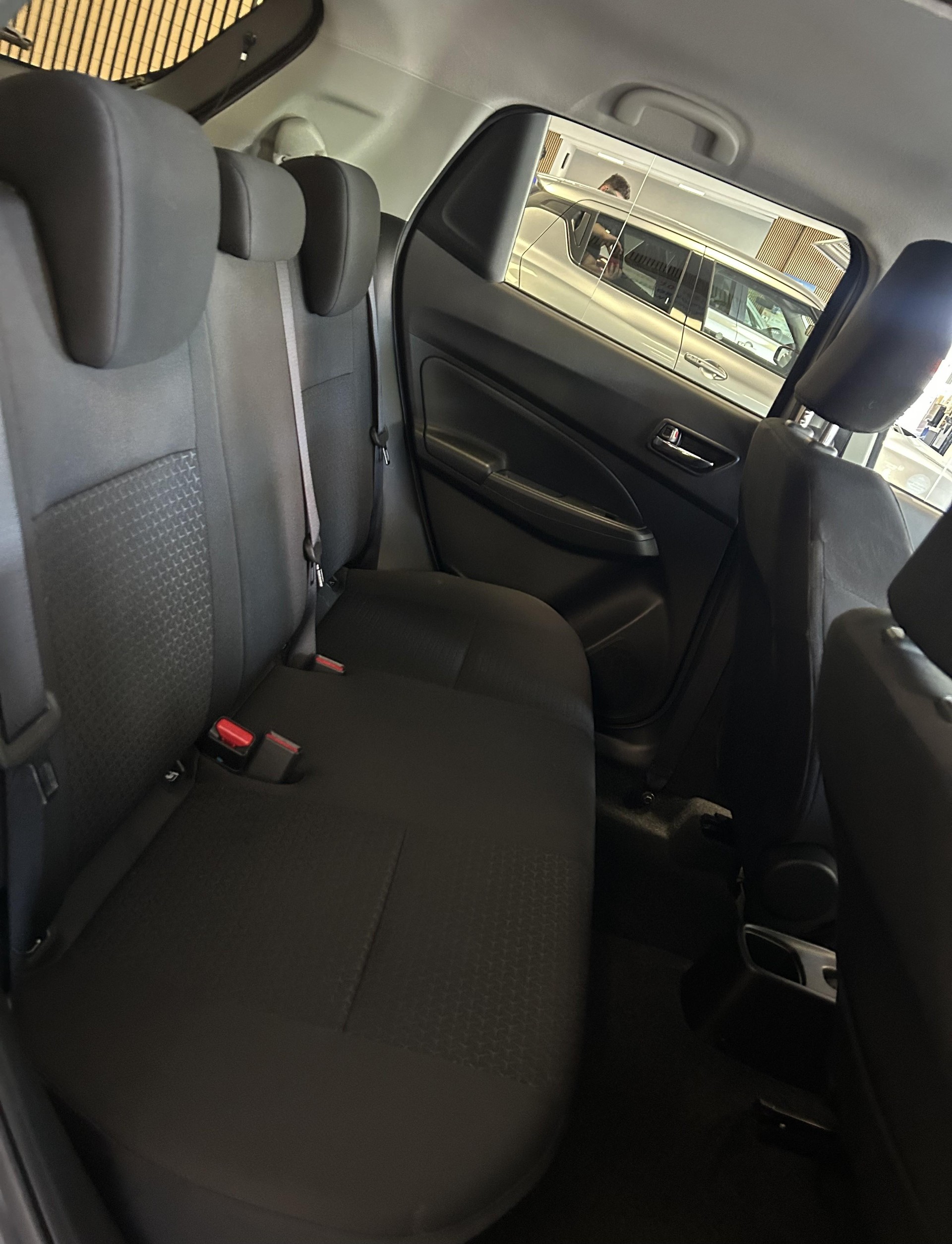 SUZUKI Swift 1.2 Compact Top Hybrid-image-15