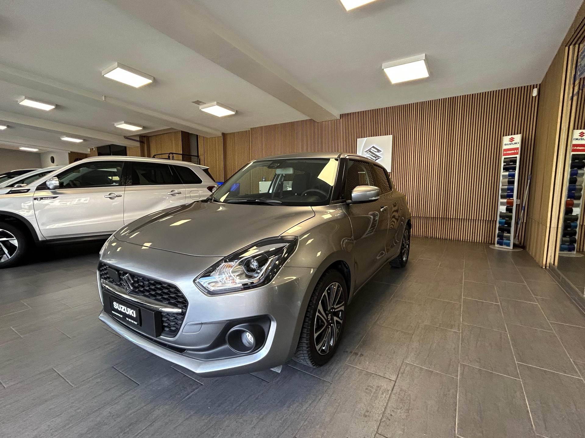 SUZUKI Swift 1.2 Compact Top Hybrid-image-3