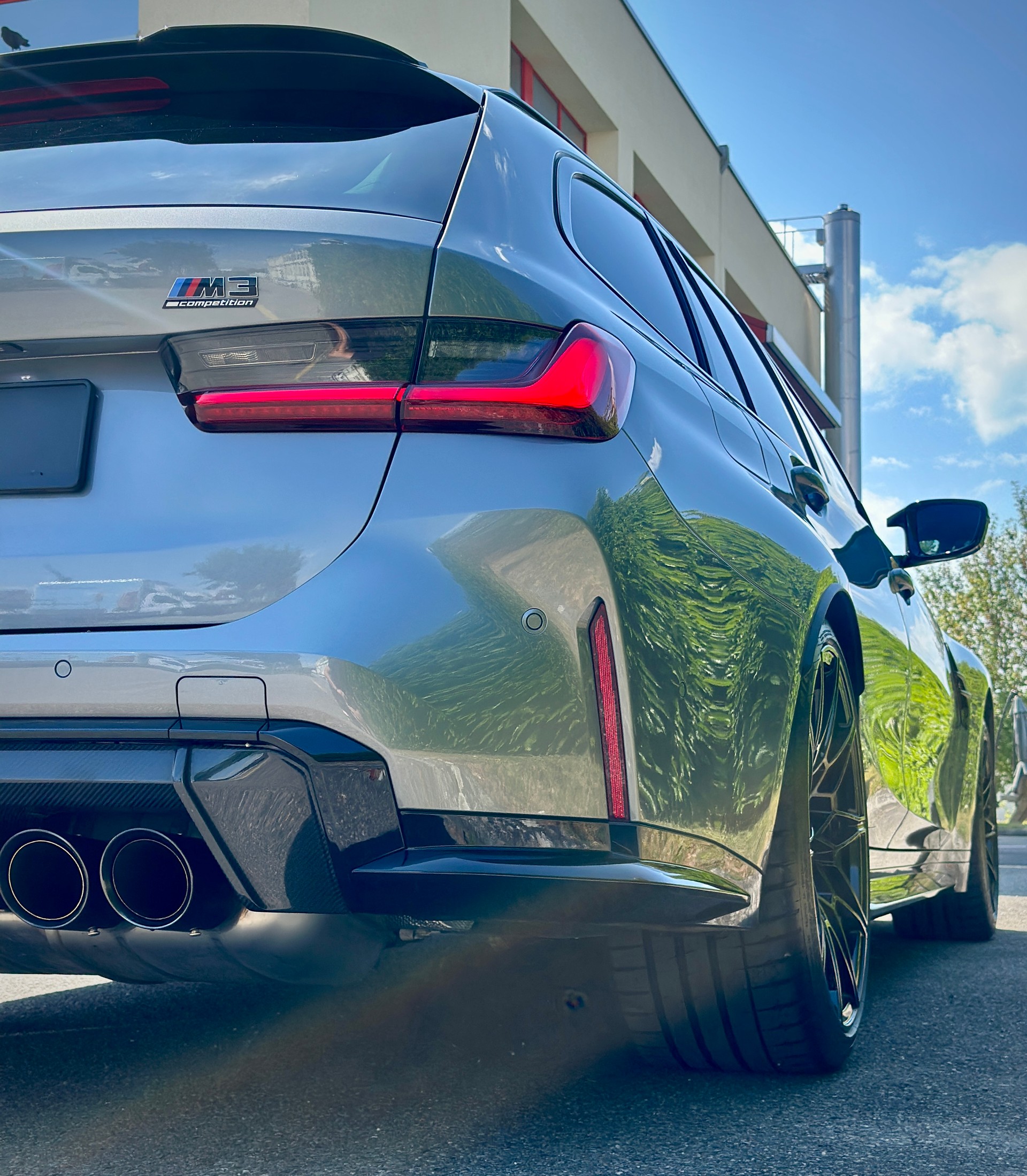 BMW M3 Touring xDrive Competition M-image-3