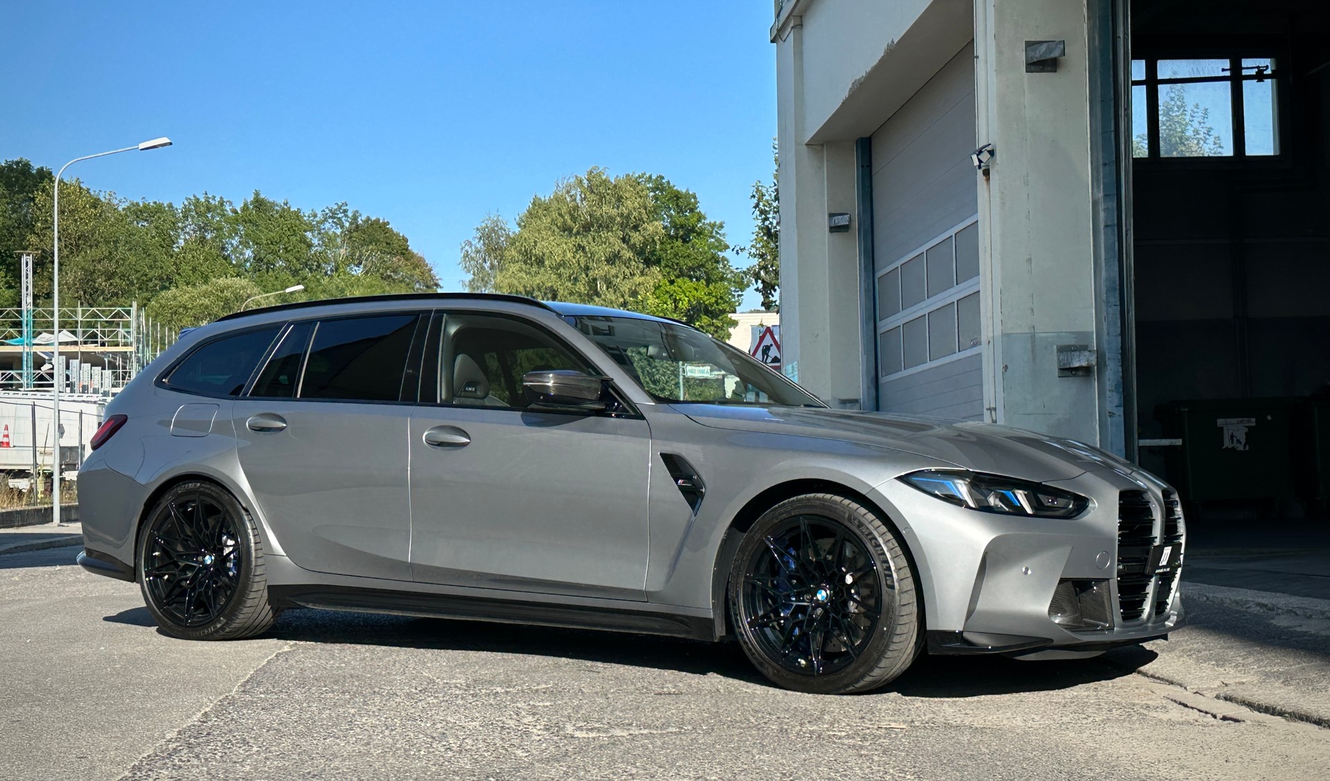 BMW M3 Touring xDrive Competition M-image-12