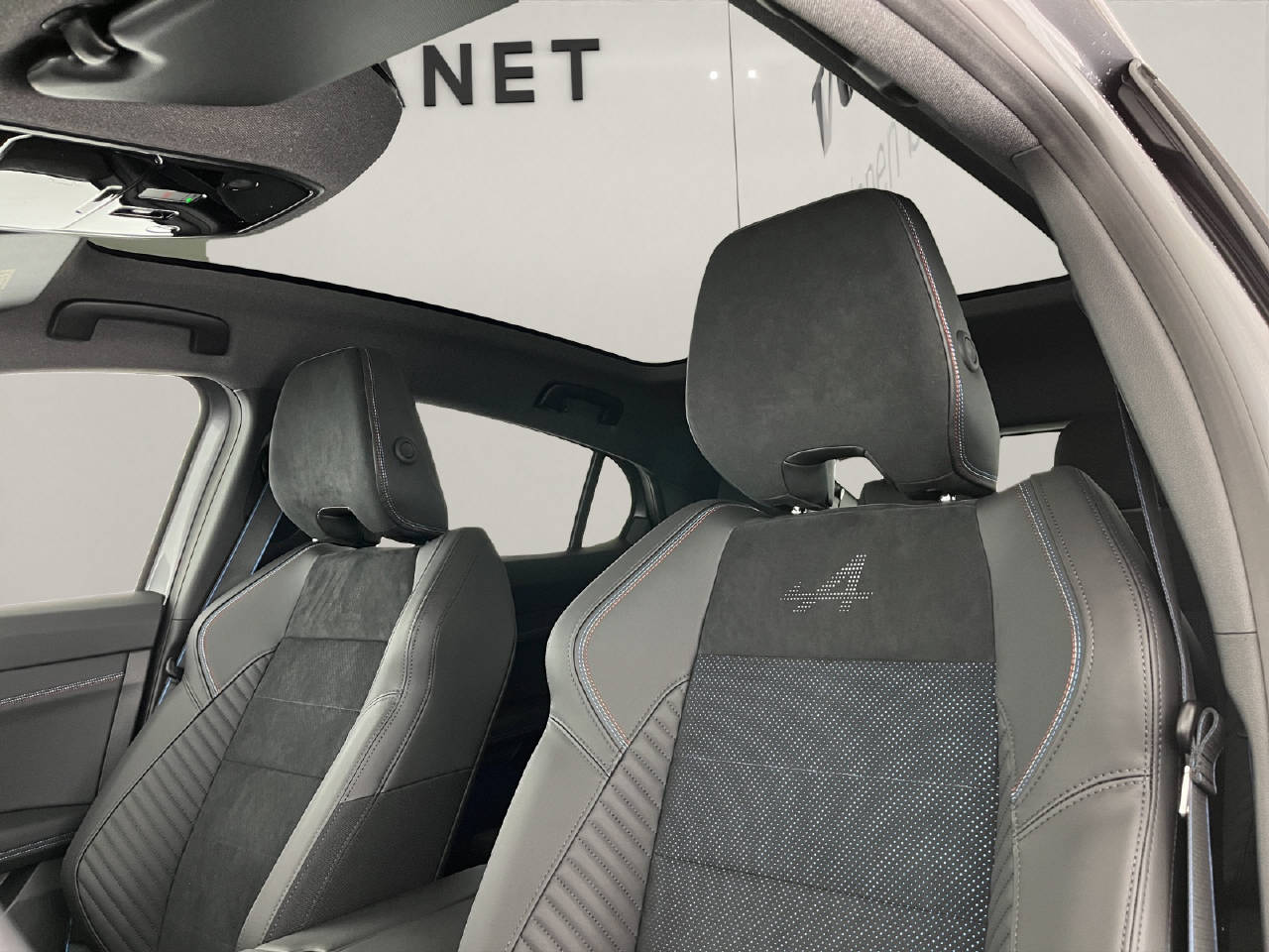 RENAULT Rafale 1.2 E-Tech Plug-in Atelier Alpine-image-14