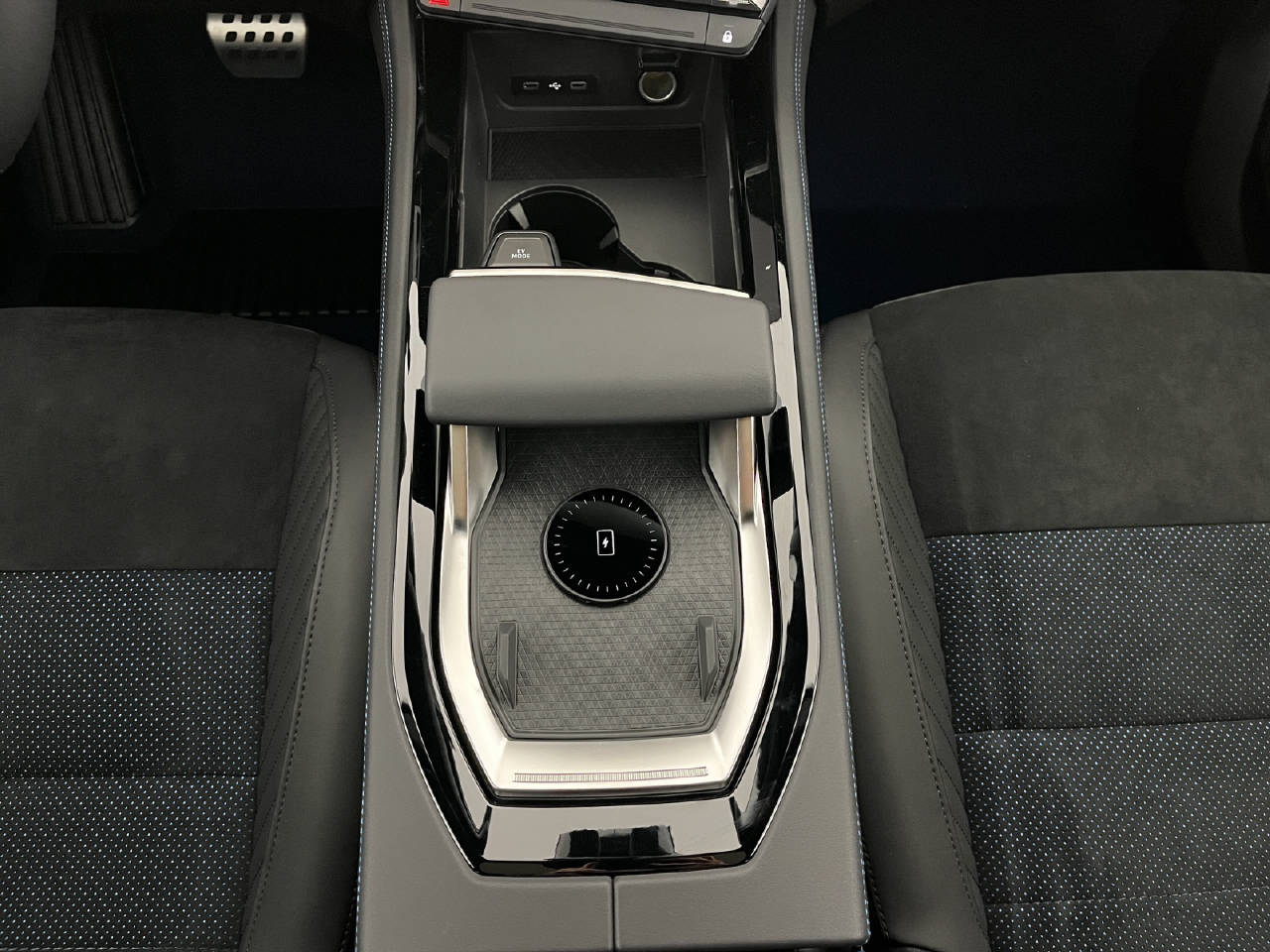 RENAULT Rafale 1.2 E-Tech Plug-in Atelier Alpine-image-12