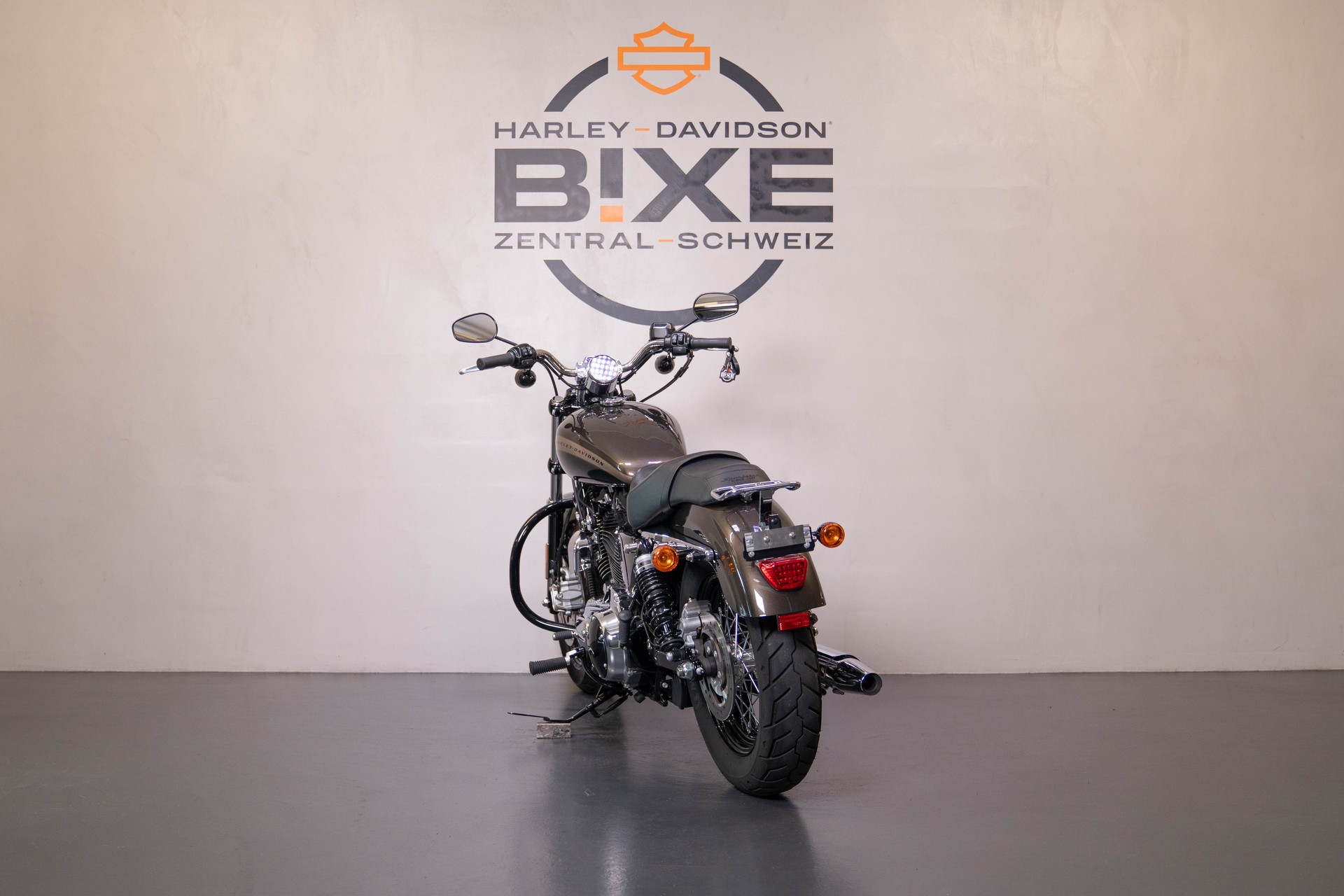 HARLEY-DAVIDSON XL 1200 C Sportster Custom ABS-showroom-element-3