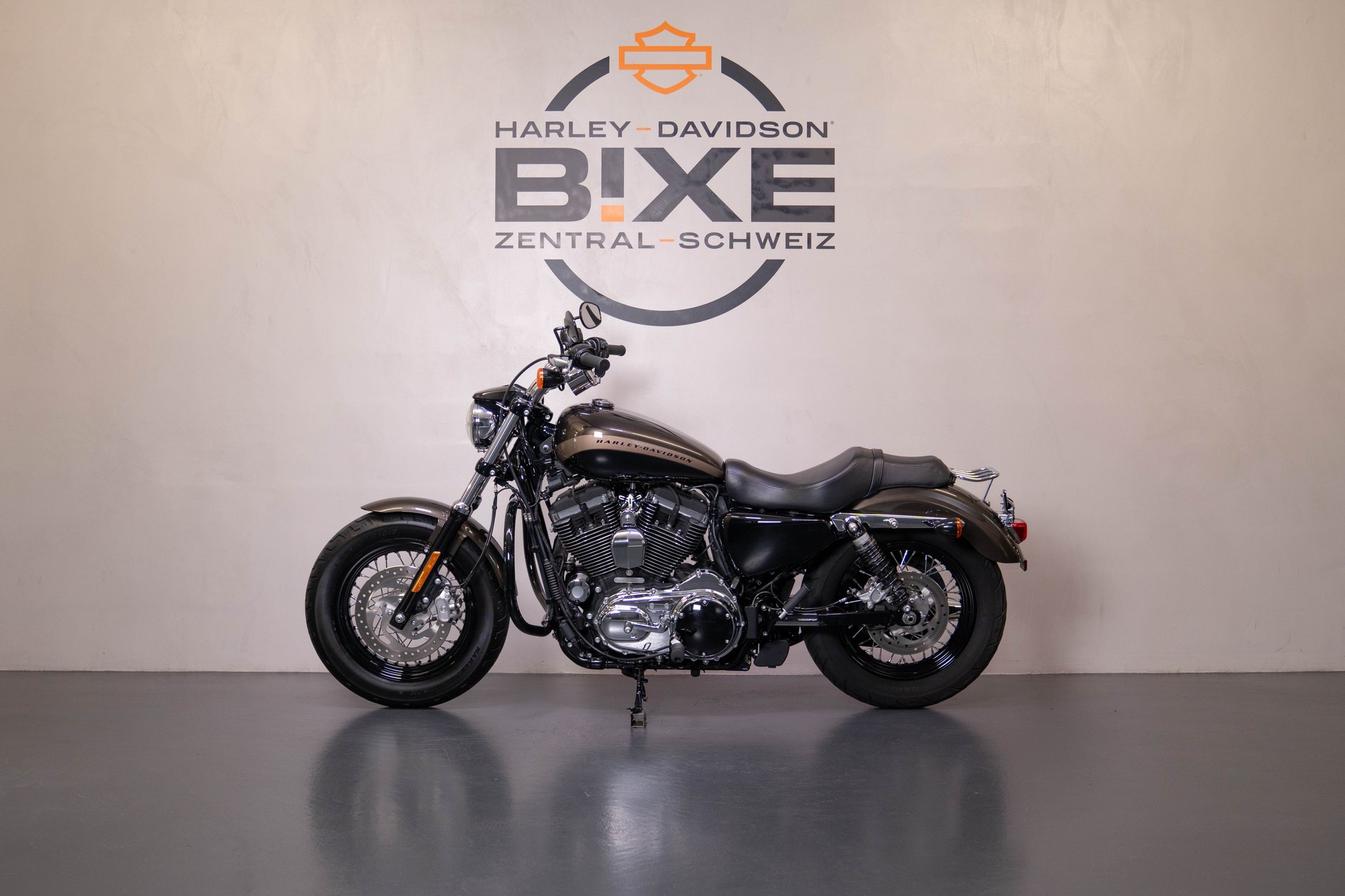 HARLEY-DAVIDSON XL 1200 C Sportster Custom ABS-showroom-element-2