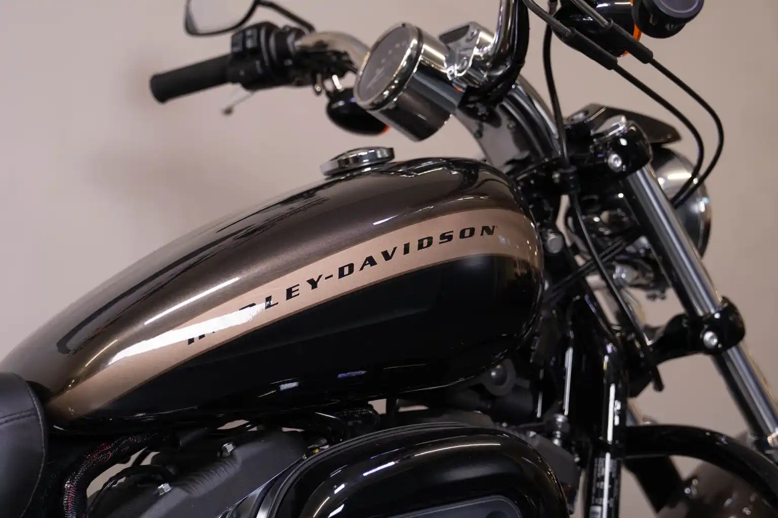 HARLEY-DAVIDSON XL 1200 C Sportster Custom ABS-image-7