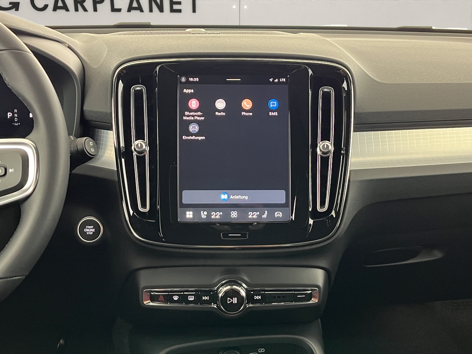 VOLVO XC40 2.0 B3 MH Plus Dark-image-14