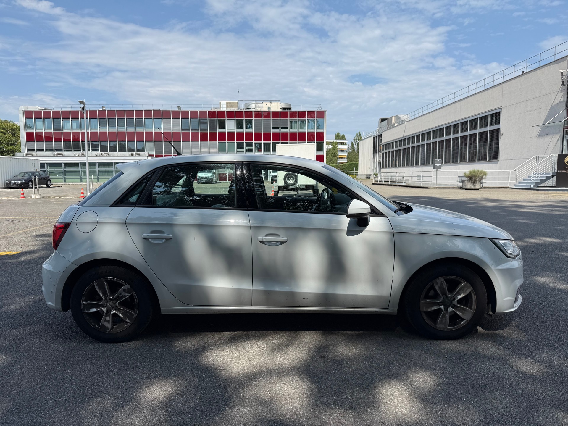 AUDI A1 Sportback 1.0 TFSI S-tronic-image-4