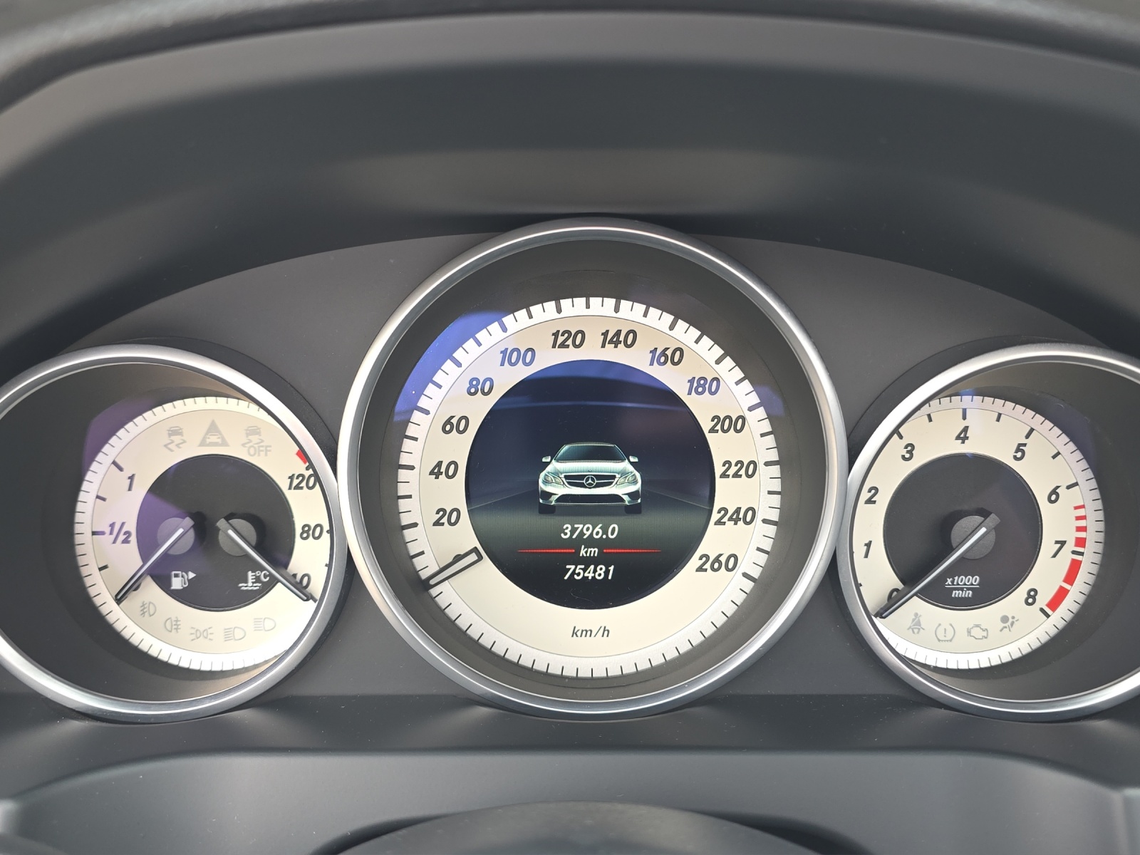 MERCEDES-BENZ E 250 7G-Tronic-image-7