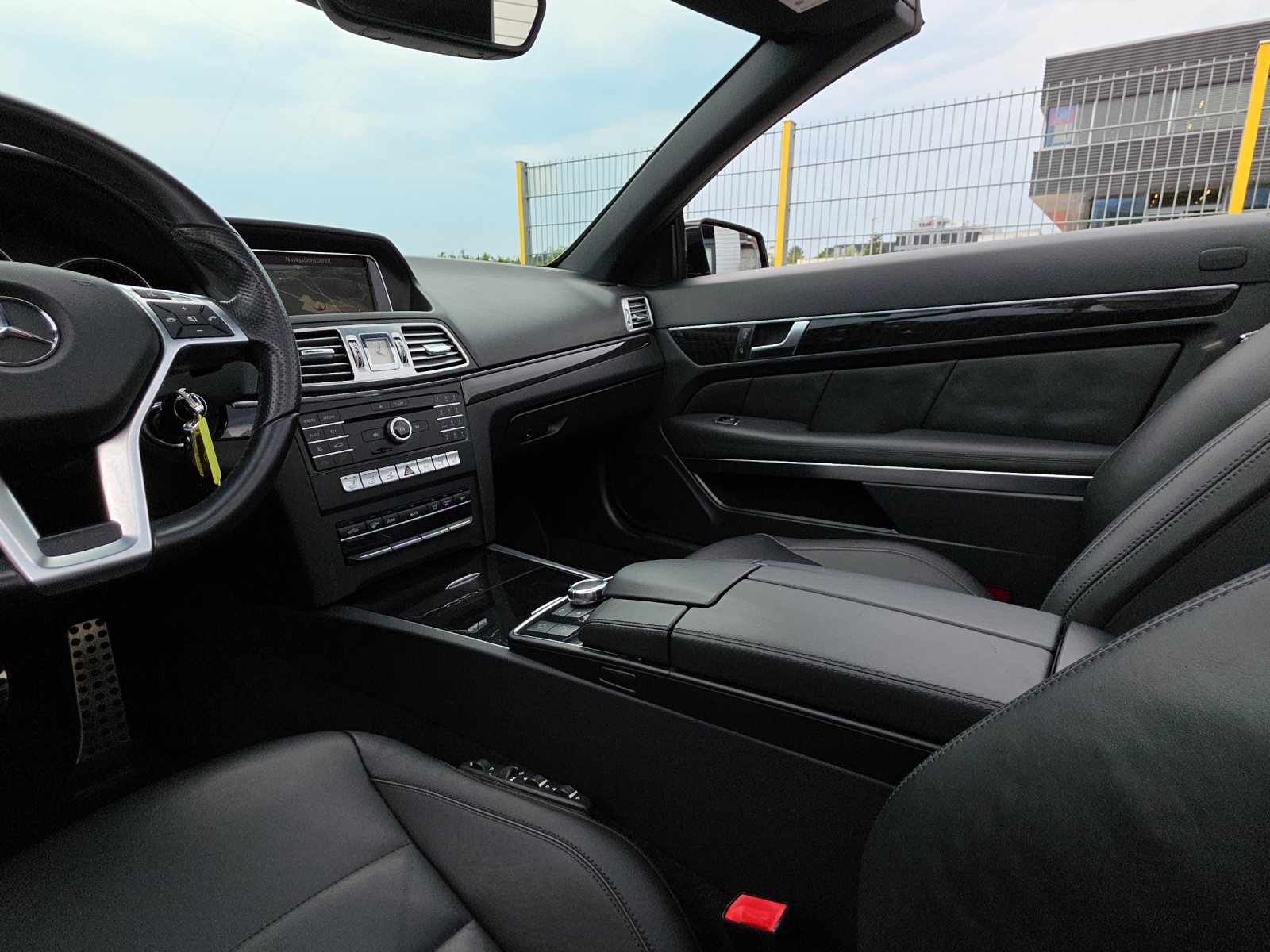 MERCEDES-BENZ E 250 7G-Tronic-image-12