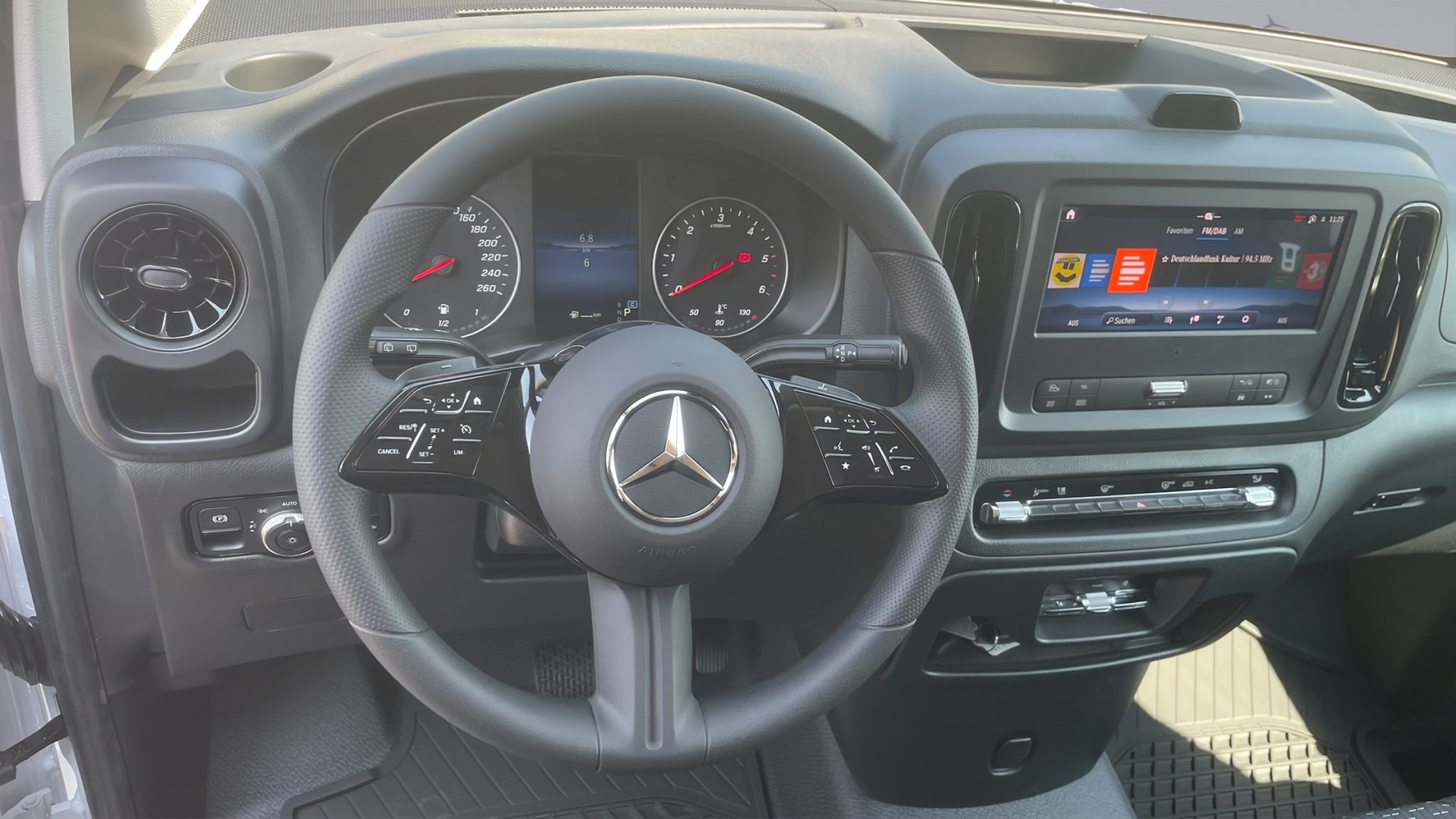 MERCEDES-BENZ Vito 114 Kaw. L 2.0 CDI Pro-image-11