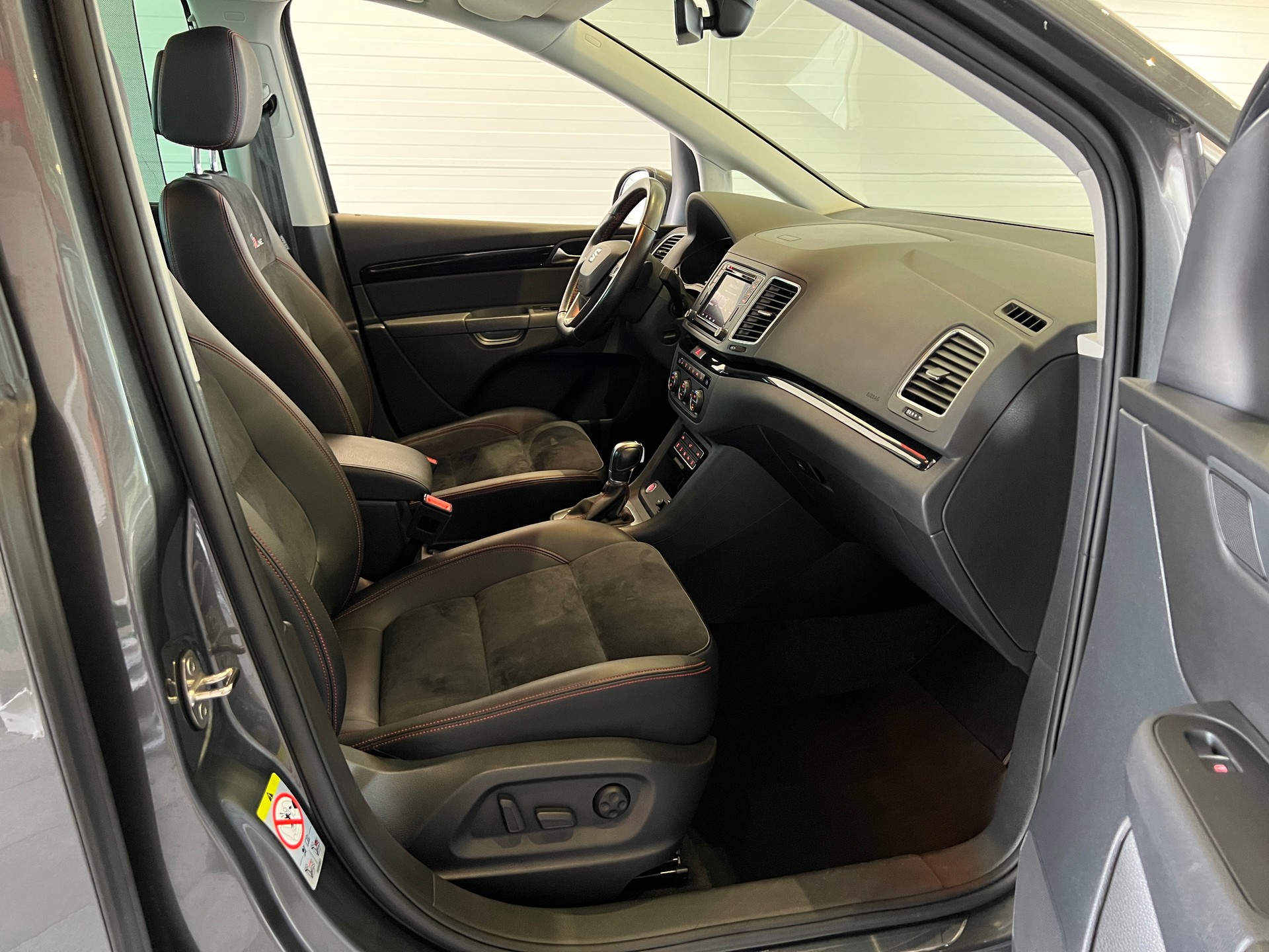 SEAT Alhambra 2.0 TSI FR Line DSG-image-19