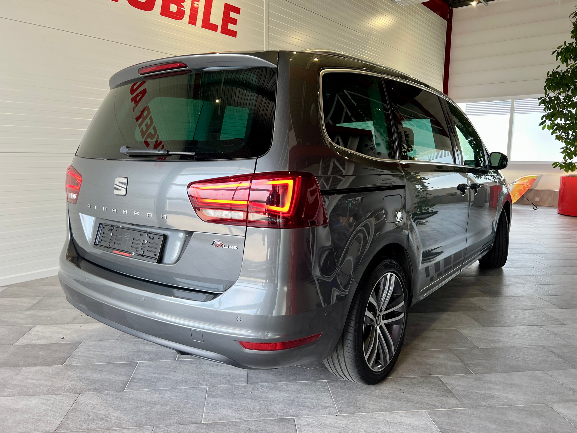 SEAT Alhambra 2.0 TSI FR Line DSG-image-6