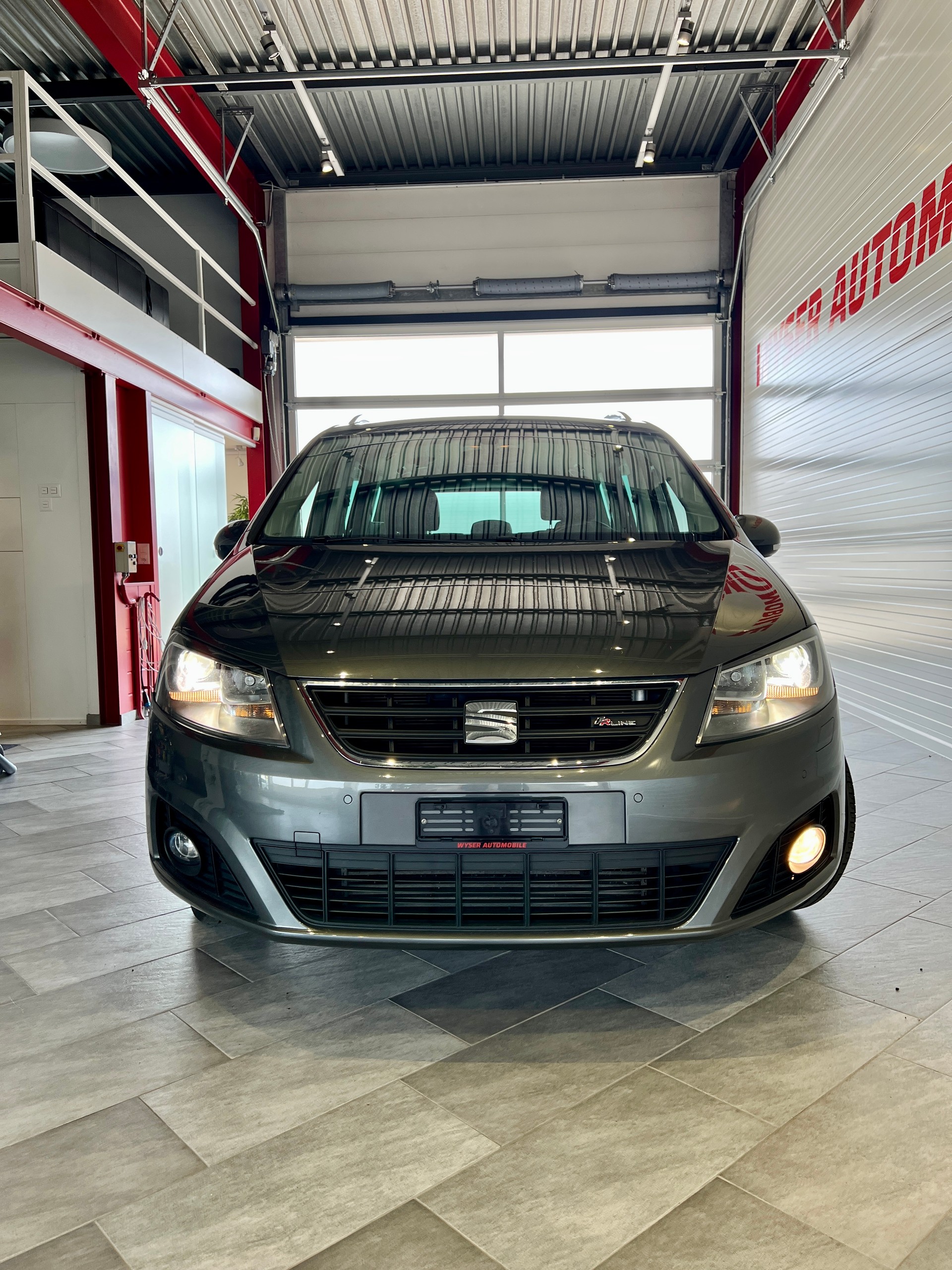 SEAT Alhambra 2.0 TSI FR Line DSG-image-2