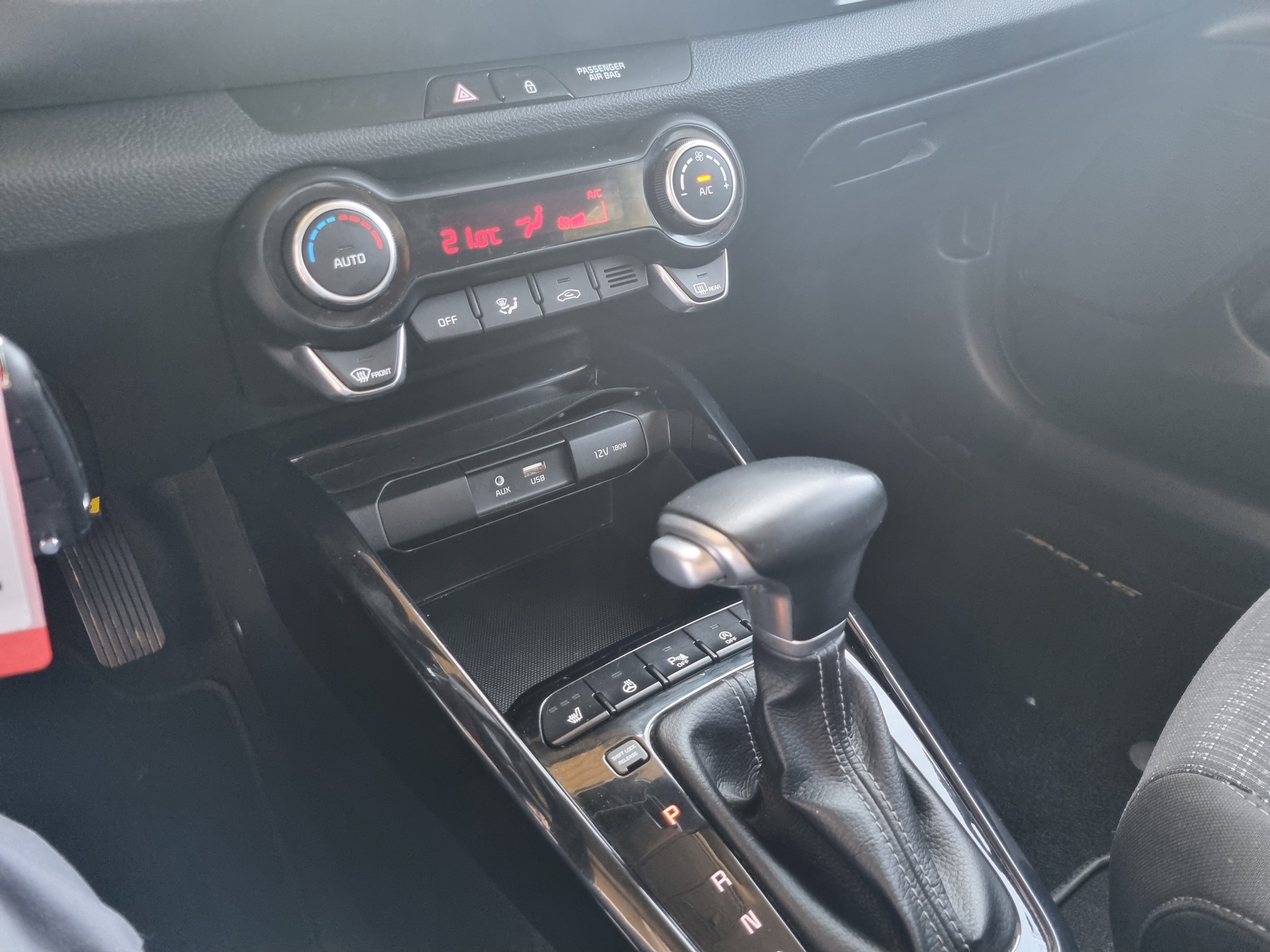 KIA Stonic 1.0 T-GDi-image-12