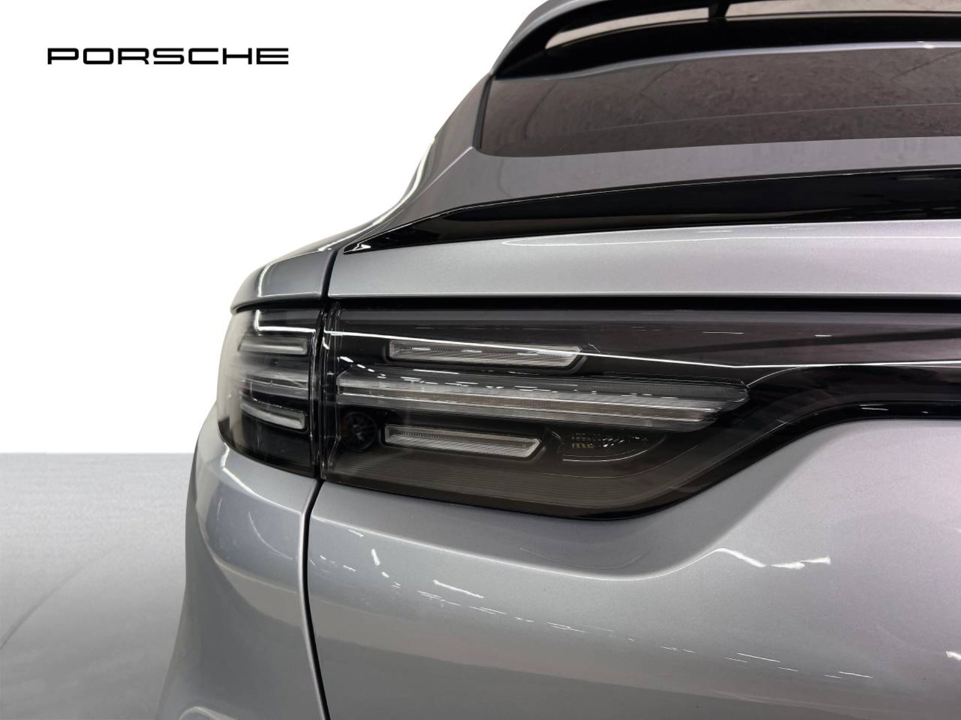 PORSCHE Cayenne GTS Coupé-image-12