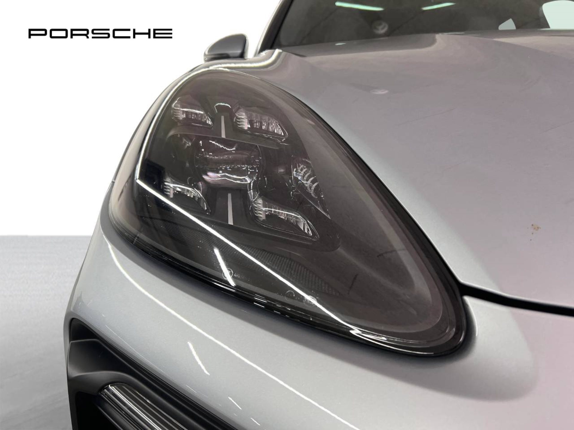PORSCHE Cayenne GTS Coupé-image-11