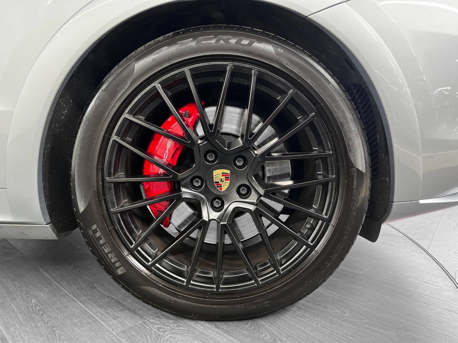 PORSCHE Cayenne GTS Coupé-image-10