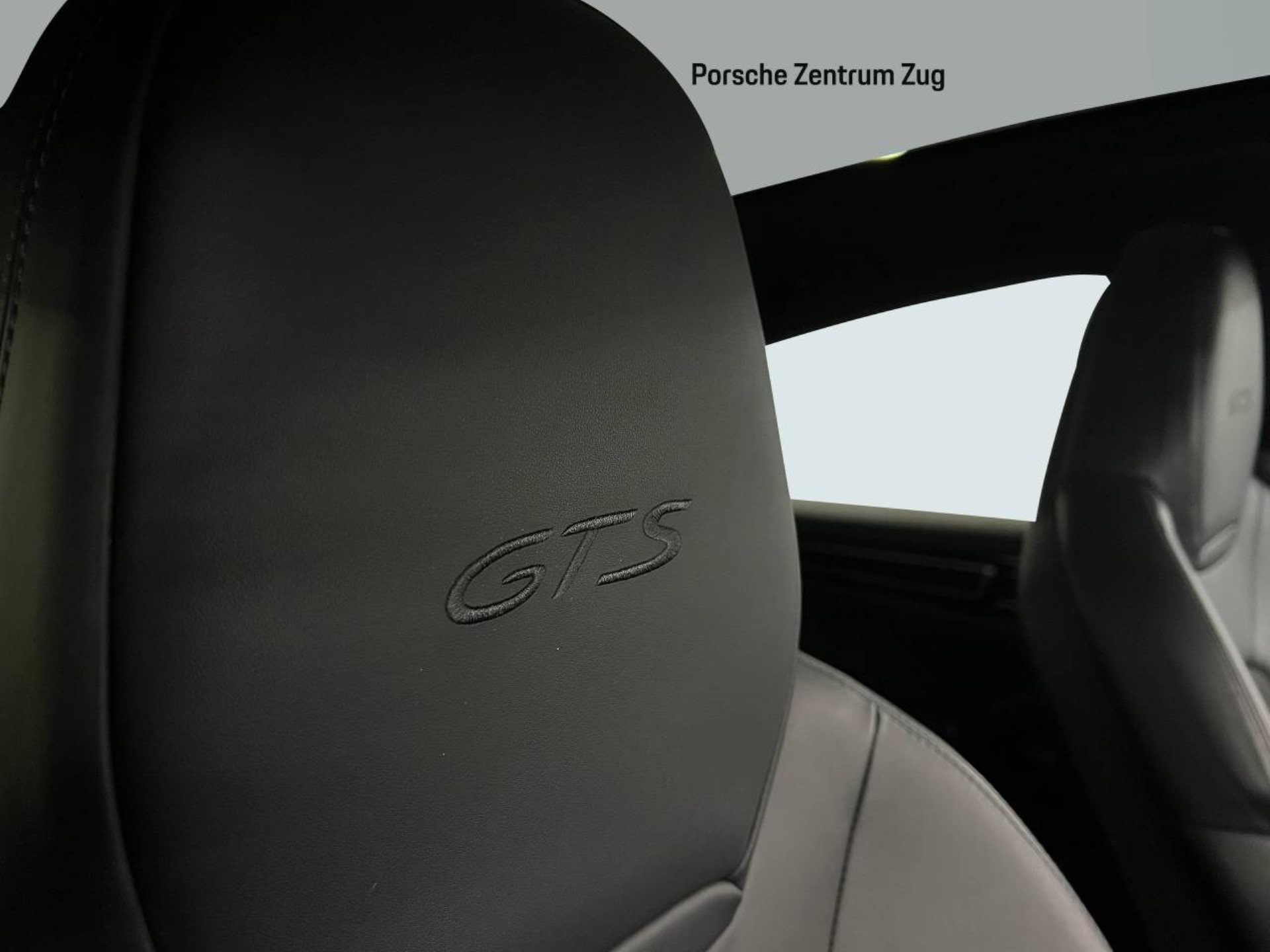 PORSCHE Cayenne GTS Coupé-image-21