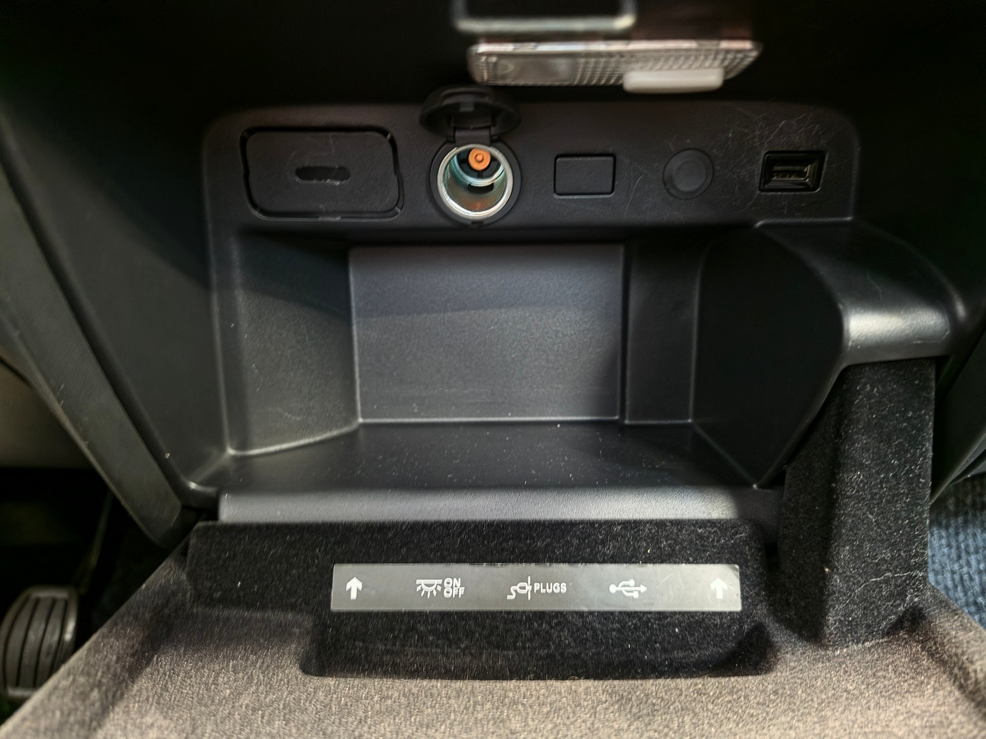CITROEN Grand C4 Spacetourer 1.2 Pure Tech Feel 7 Sitzplätze-image-11