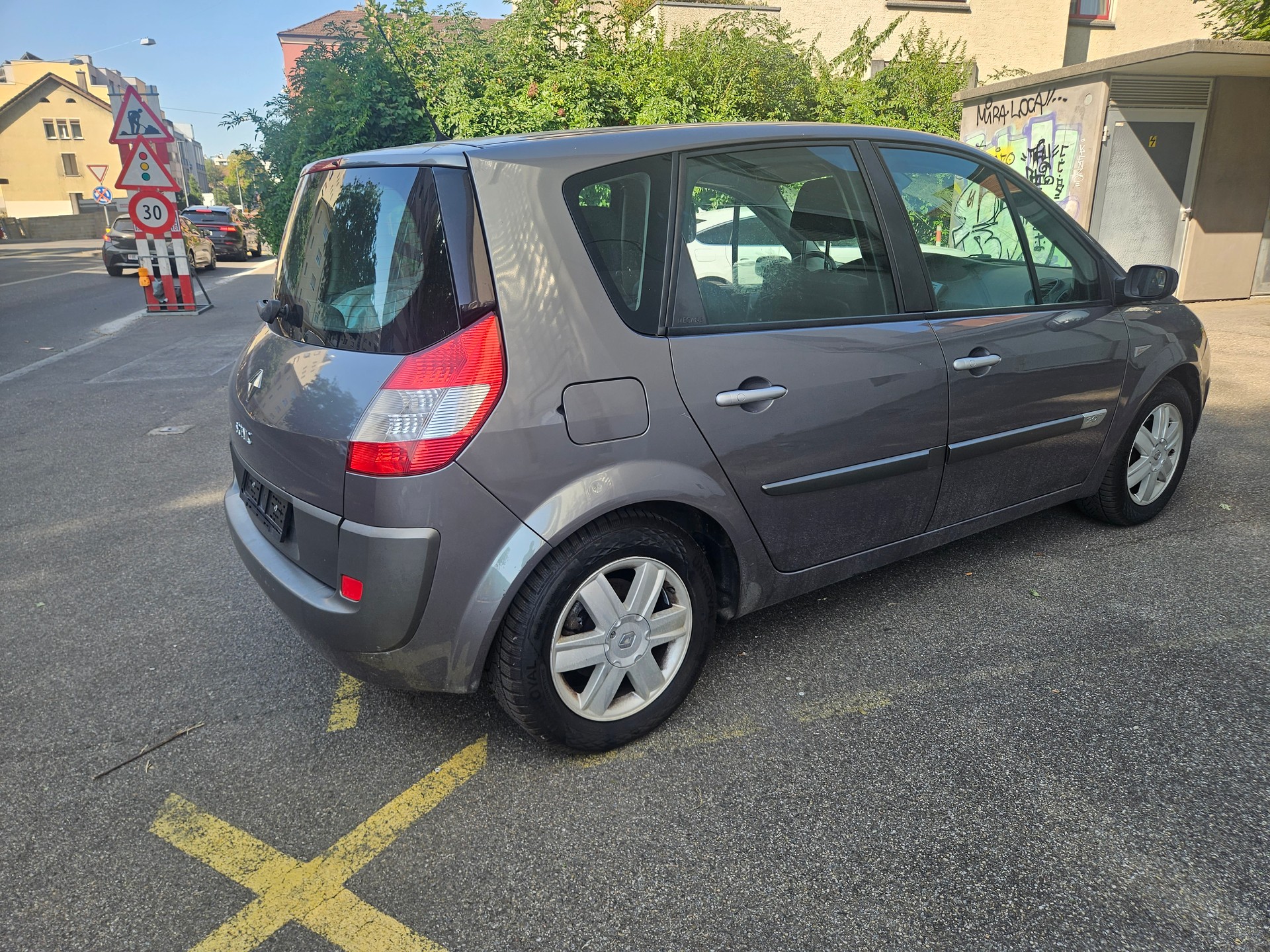 RENAULT Scénic 2.0 16V Turbo Dynamique-image-2