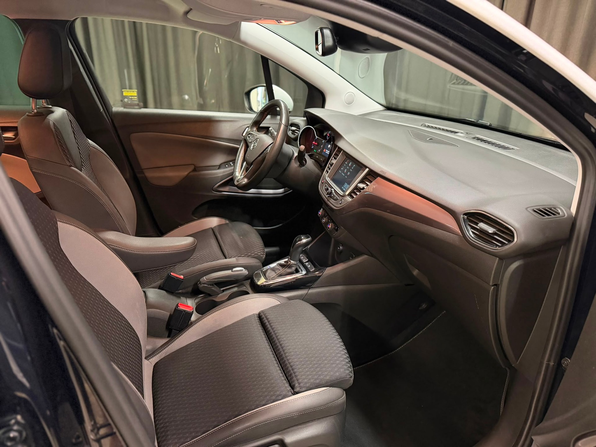 OPEL Crossland X 1.2i TP Excellence Automatik-image-7