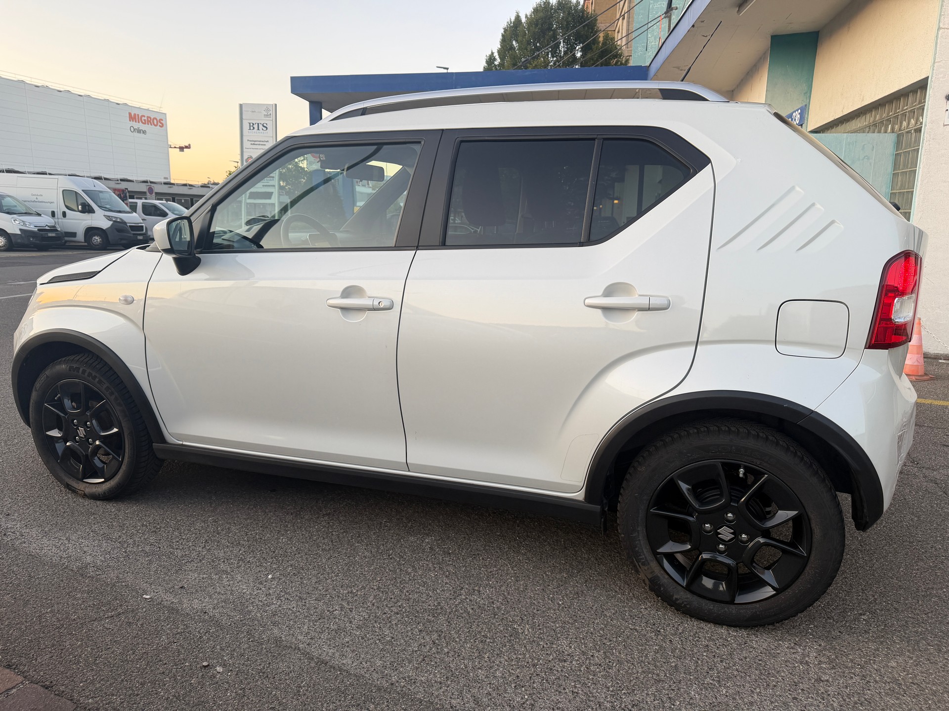 SUZUKI Ignis 1.2i Compact+ Hybrid 4x4-image-8