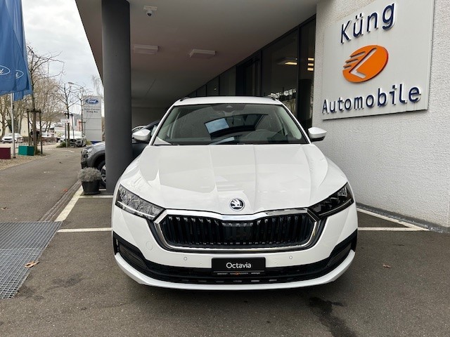SKODA Octavia Combi 2.0 TDI DSG Selection-image-1